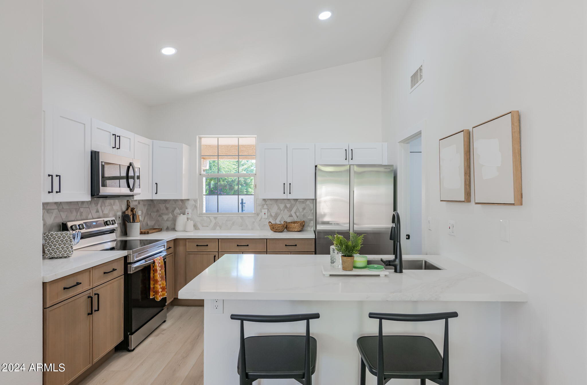 1408 E BINNER Drive