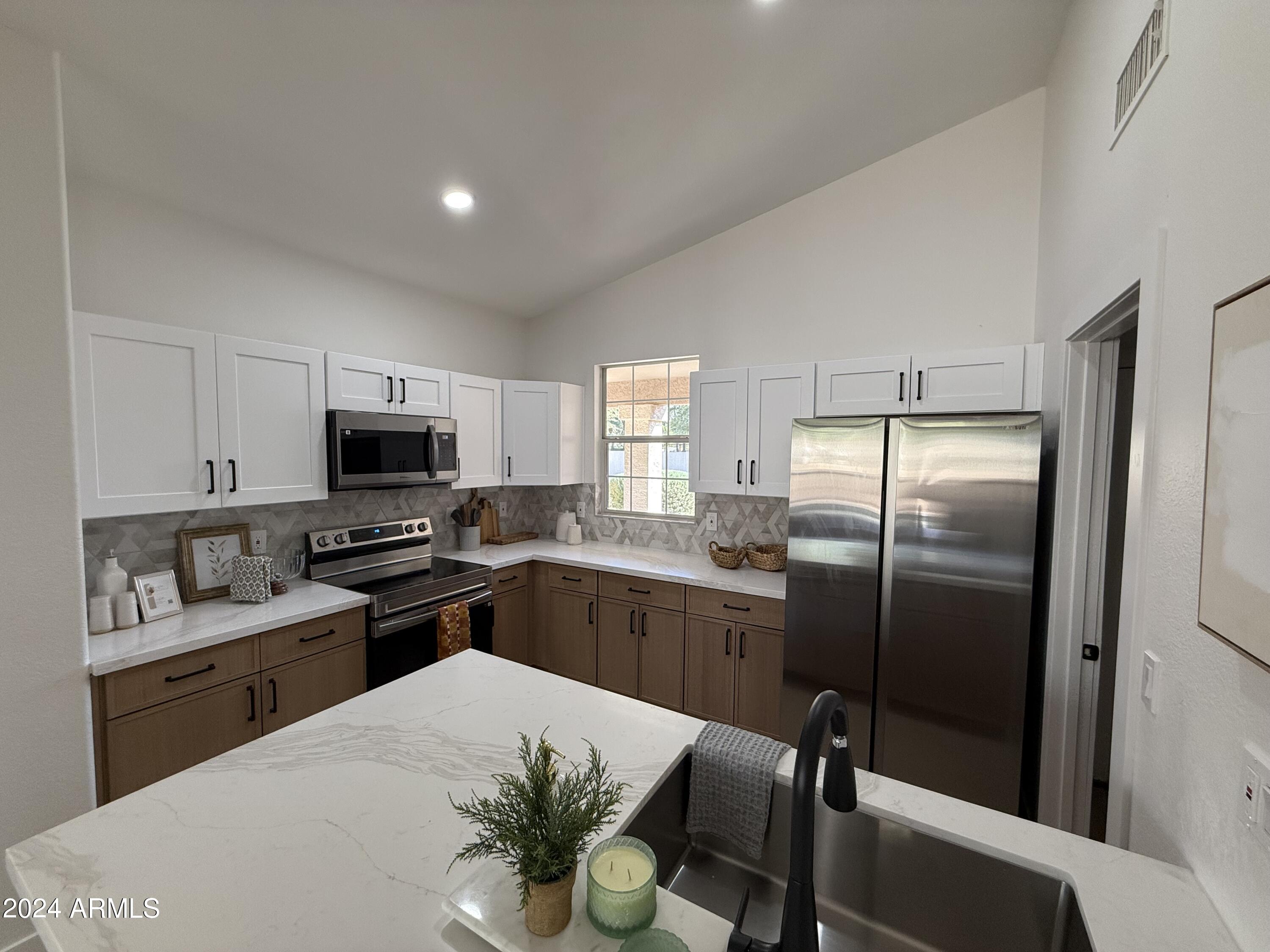 1408 E BINNER Drive