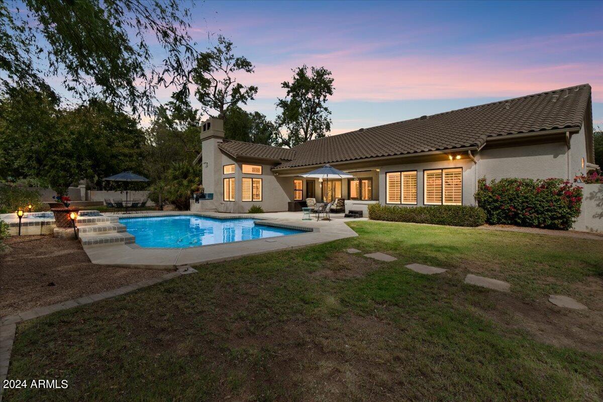 1227 E JEANINE Drive