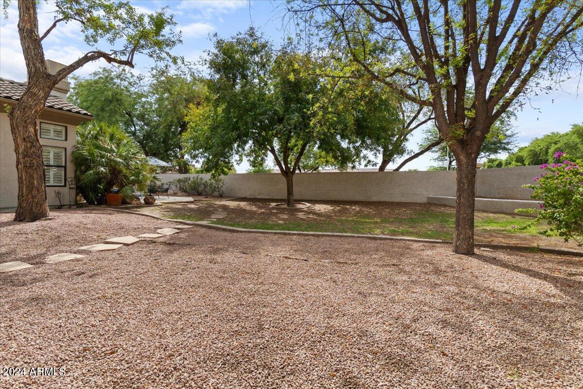 1227 E JEANINE Drive