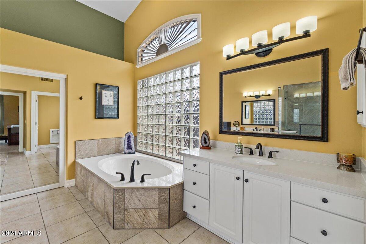 1227 E JEANINE Drive