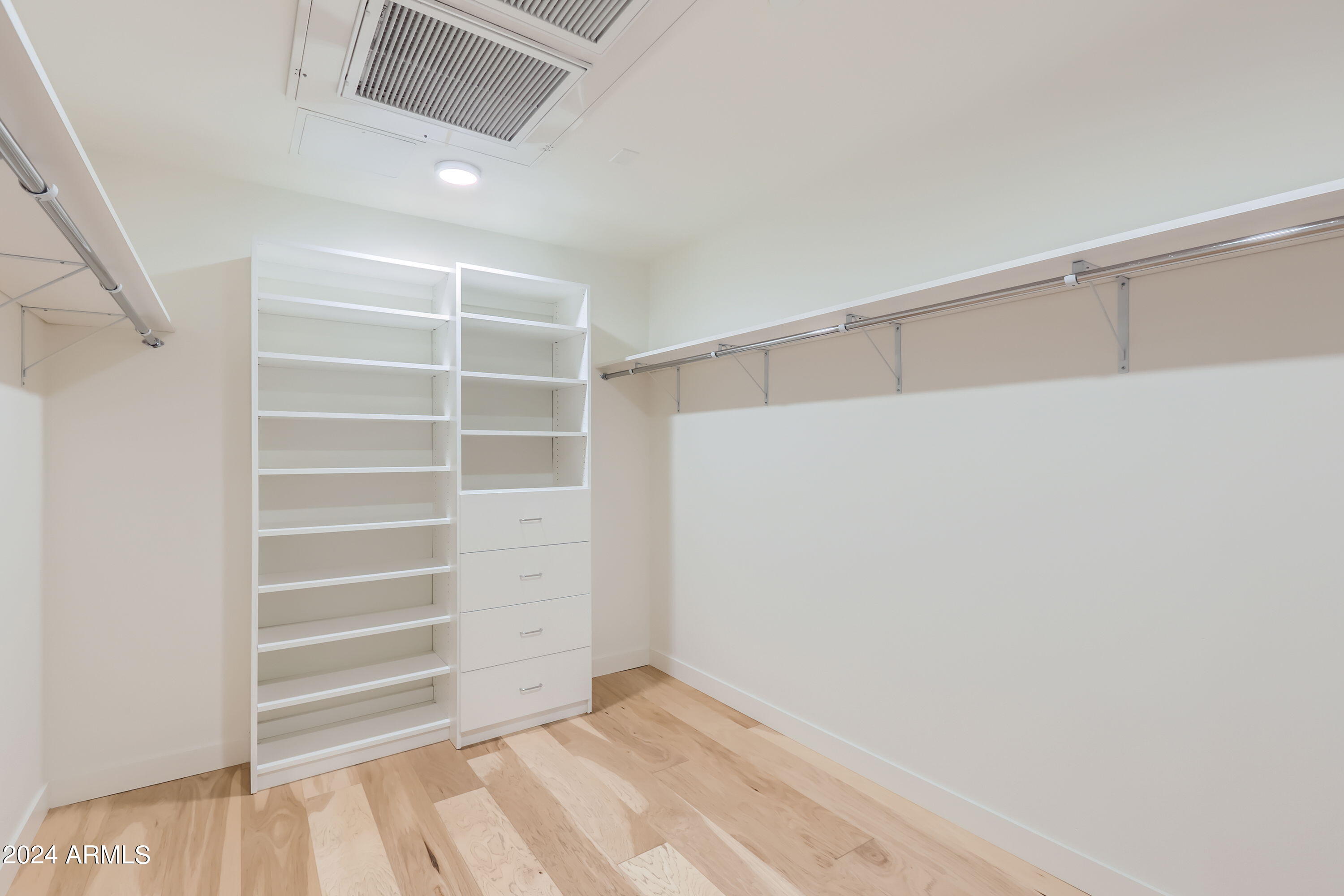 2300 E CAMPBELL Avenue, 129