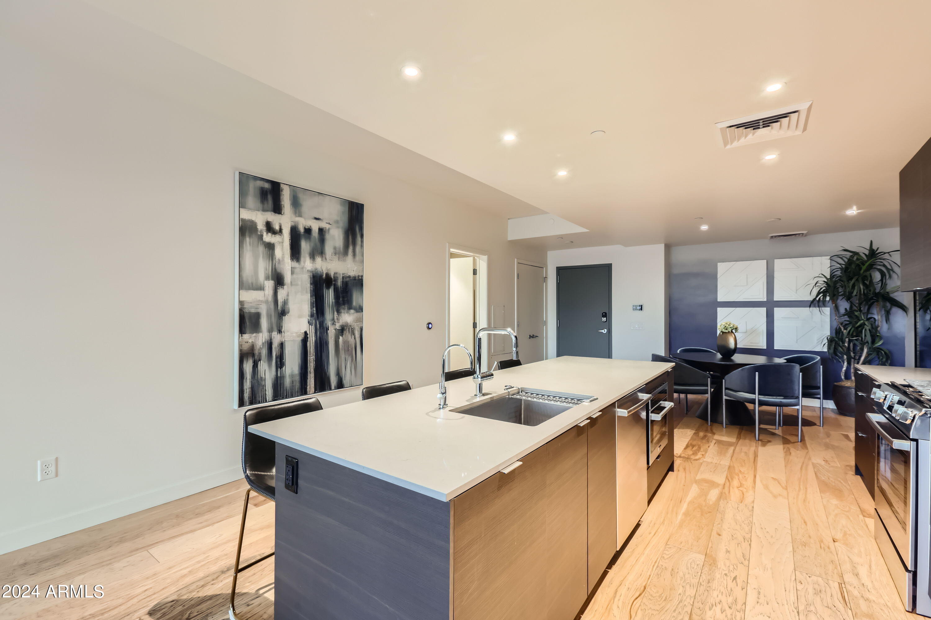 2300 E CAMPBELL Avenue, 129