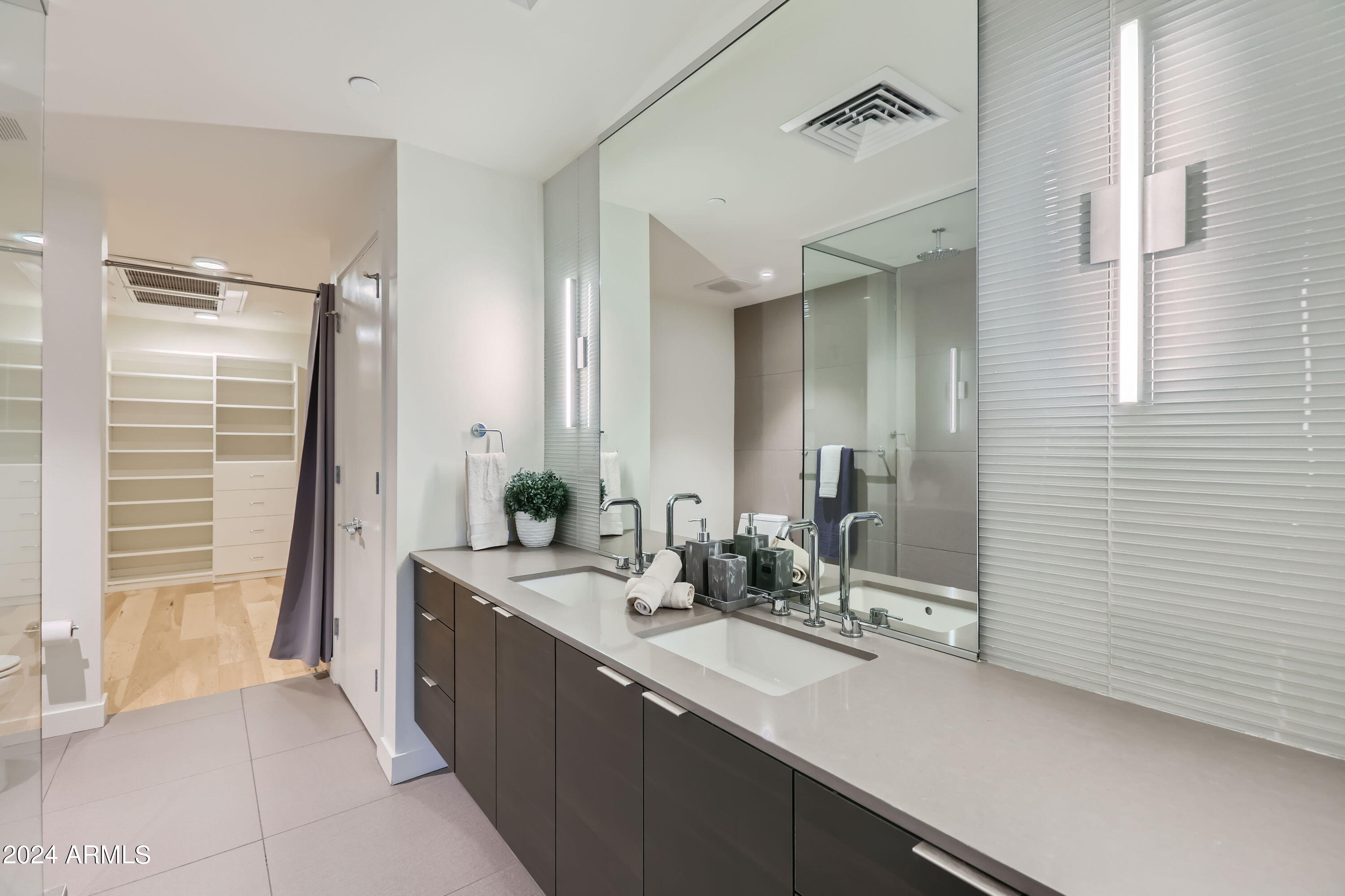 2300 E CAMPBELL Avenue, 129