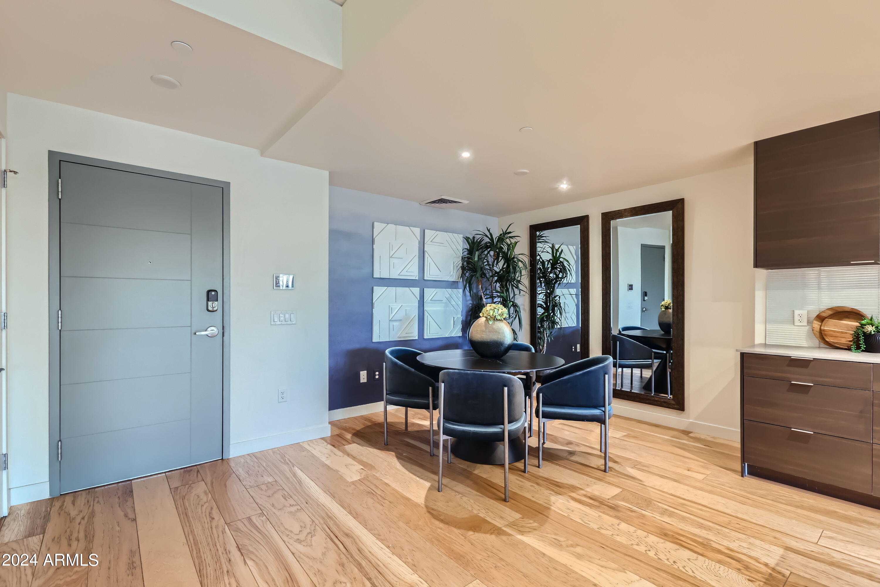 2300 E CAMPBELL Avenue, 129