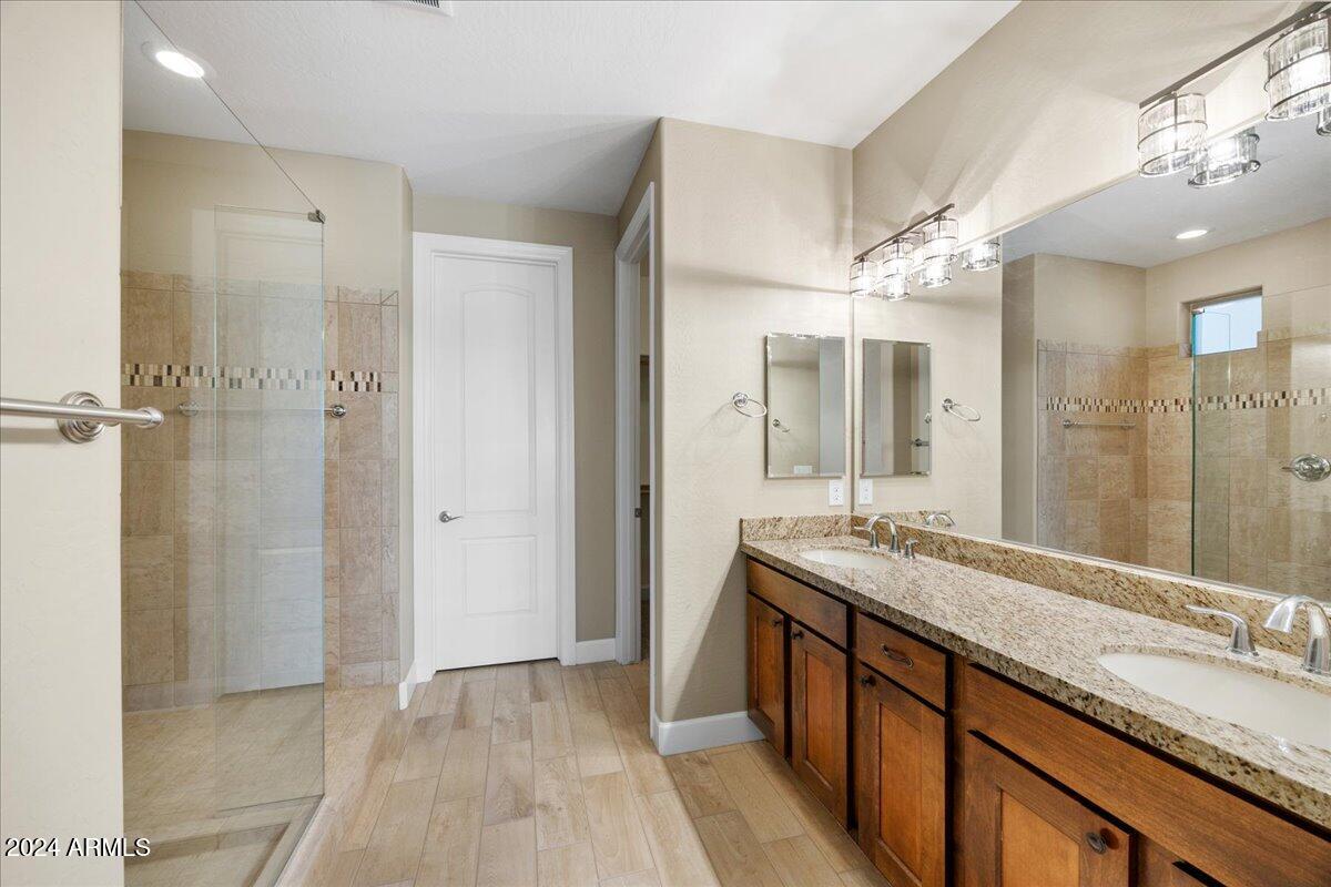 1569 N RANGE VIEW Circle