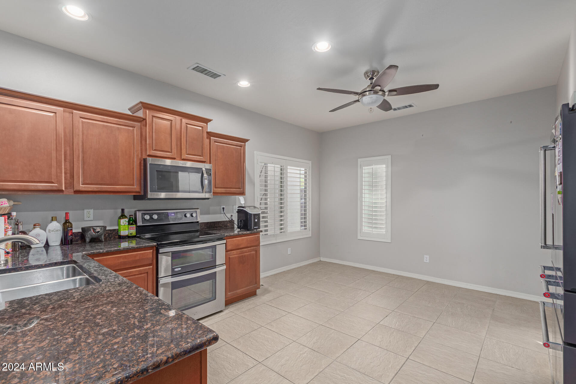 25600 W ST JAMES Avenue