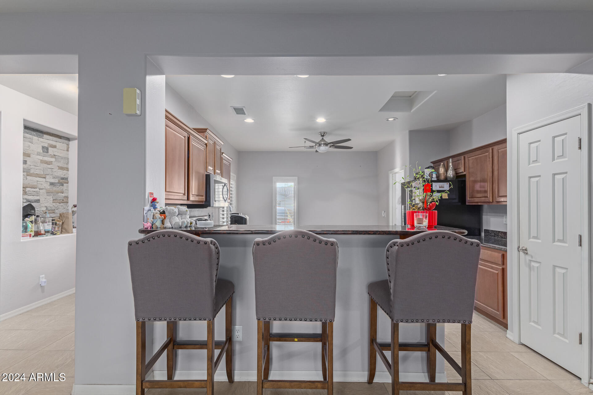 25600 W ST JAMES Avenue