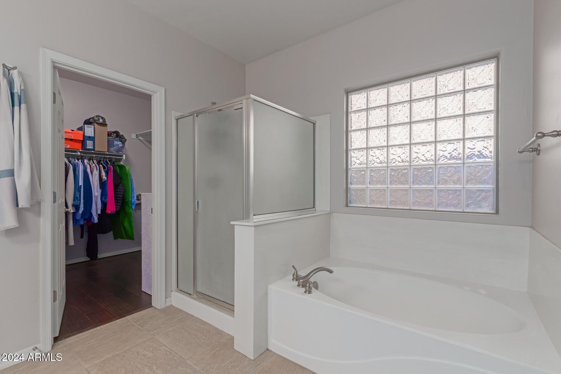 25600 W ST JAMES Avenue