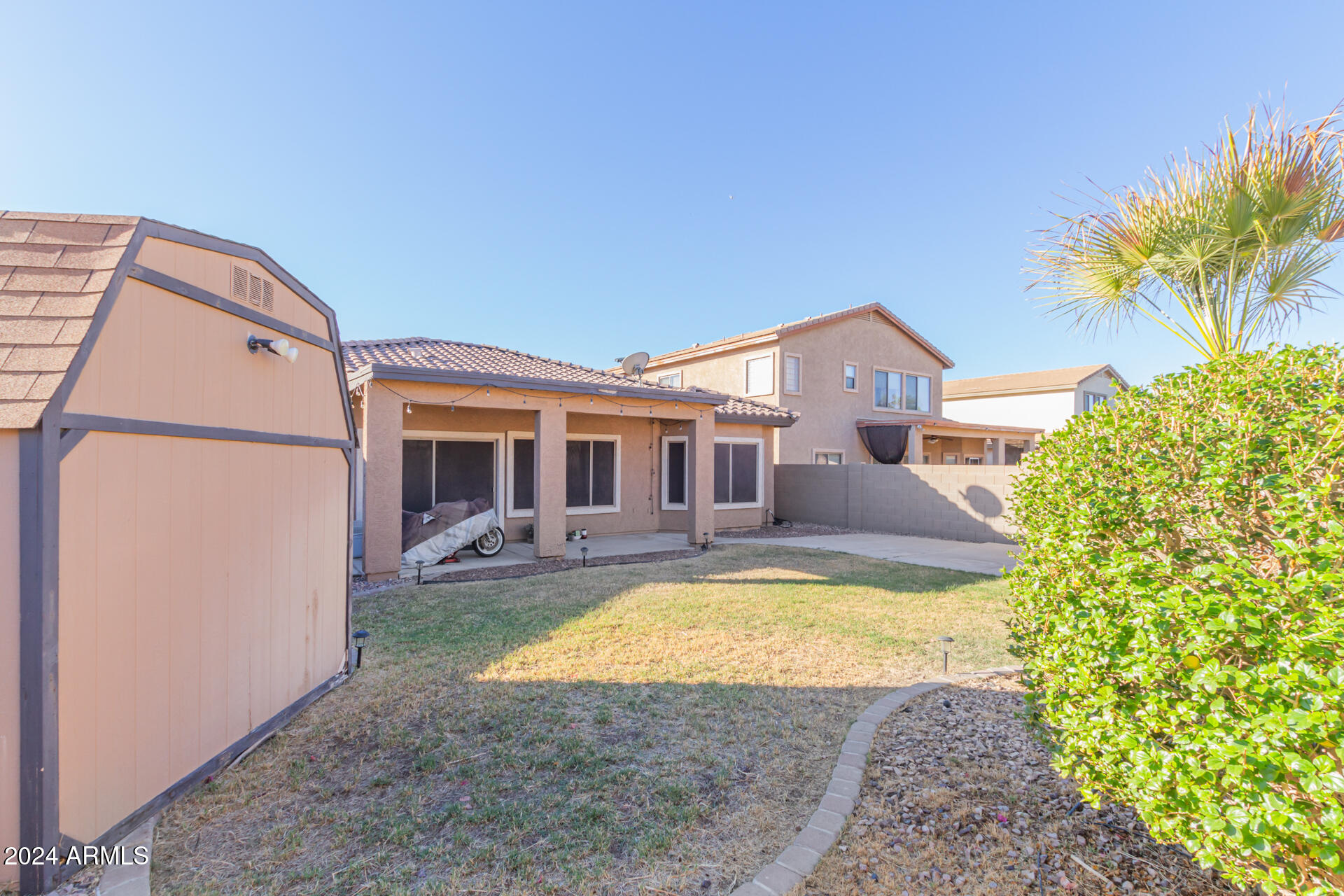 25600 W ST JAMES Avenue