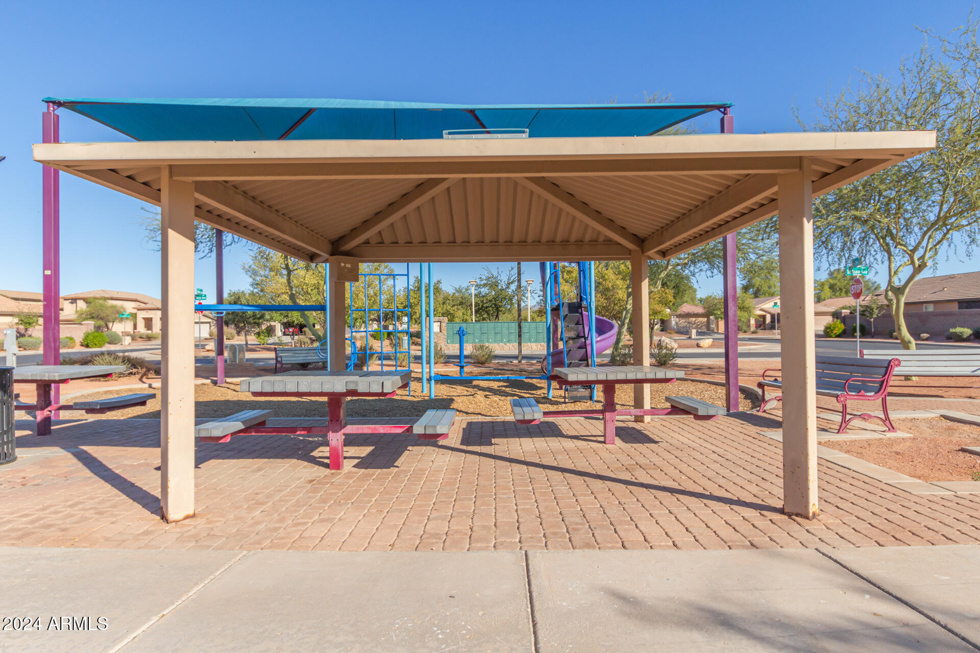 25600 W ST JAMES Avenue