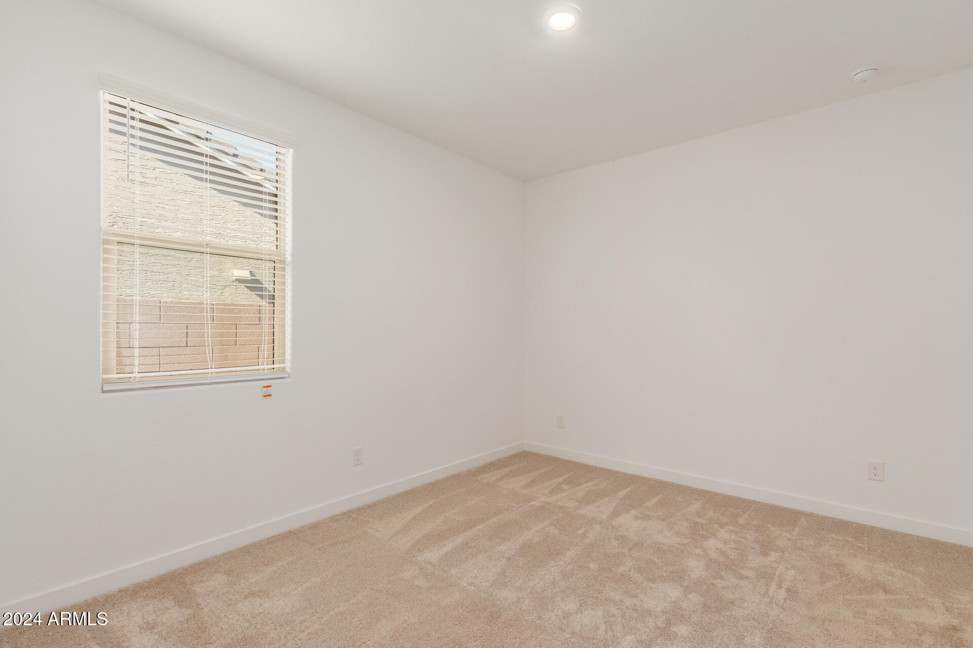 8911 W SOLANO Drive