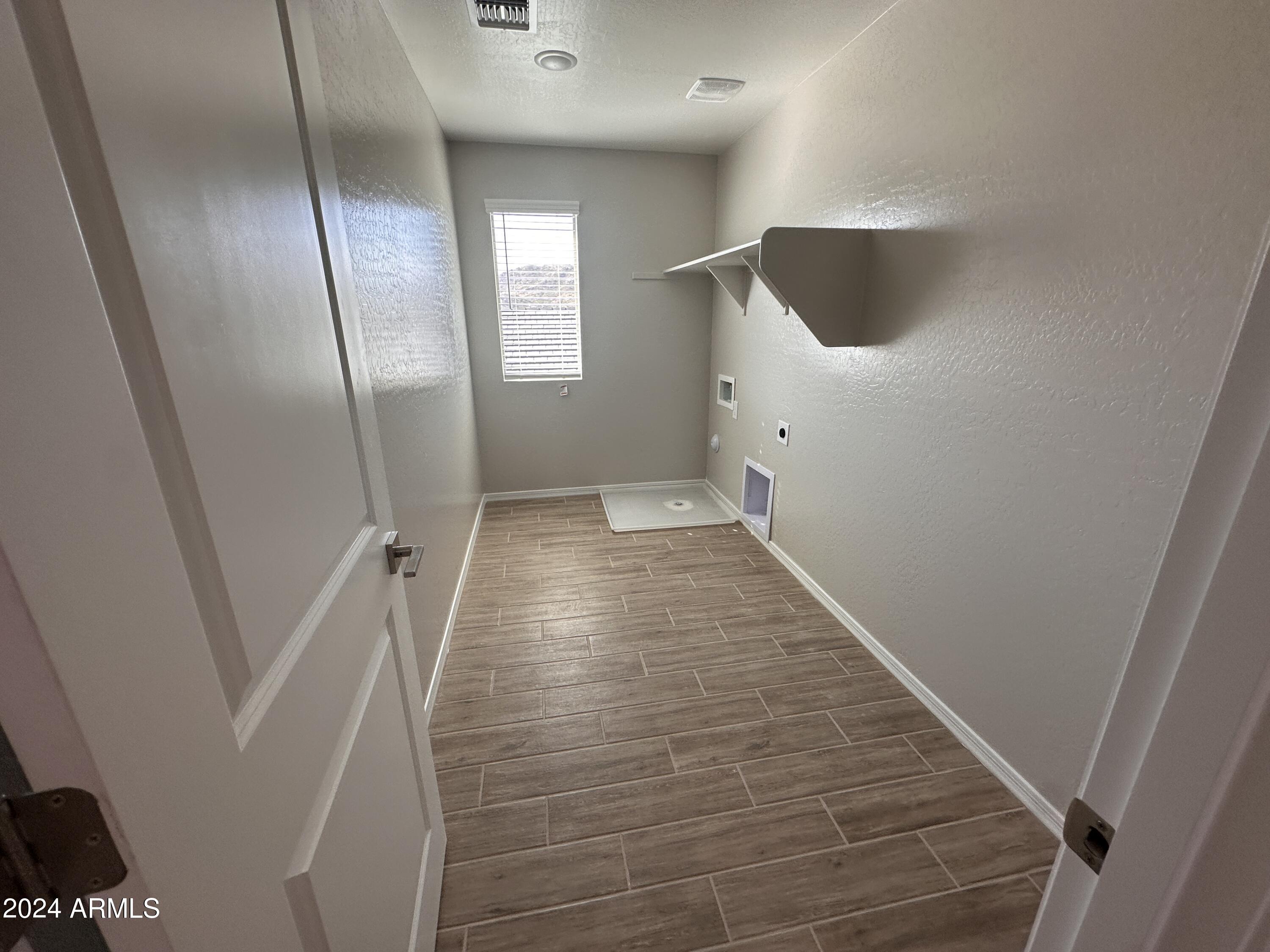 7601 W SMOKETREE Drive