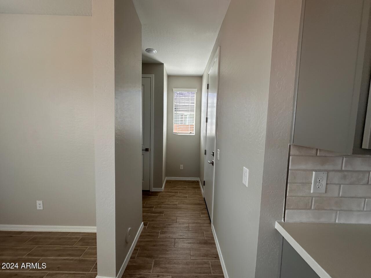 7601 W SMOKETREE Drive