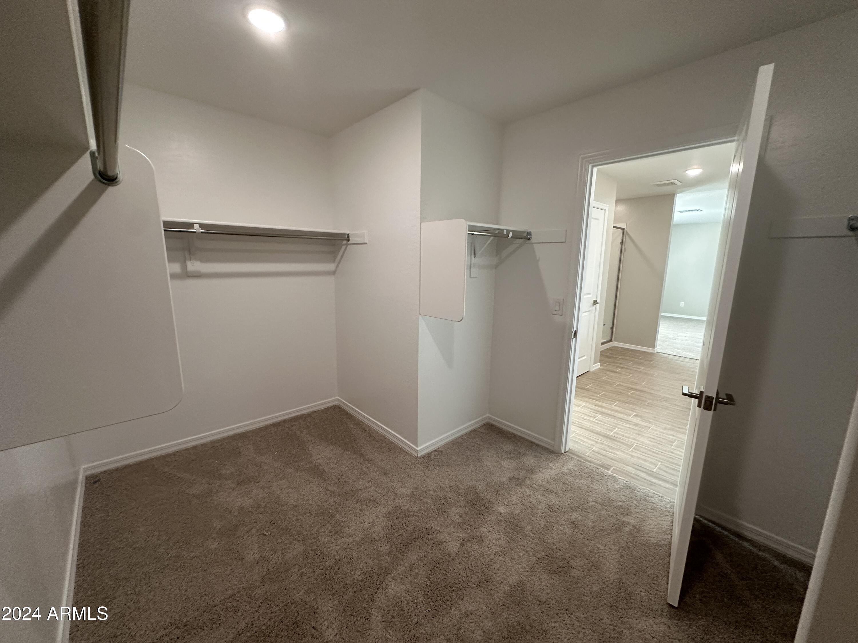 7601 W SMOKETREE Drive