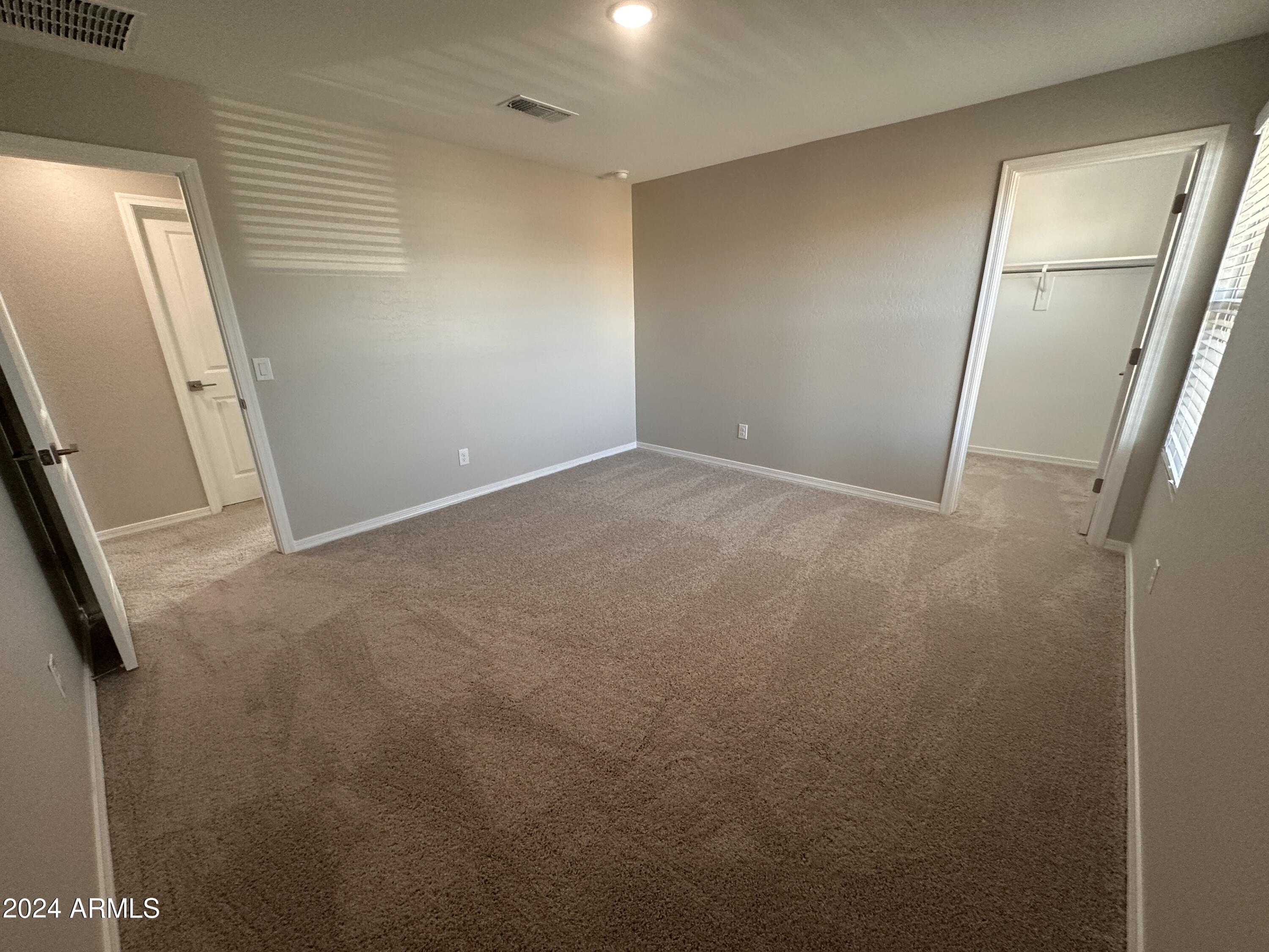7601 W SMOKETREE Drive