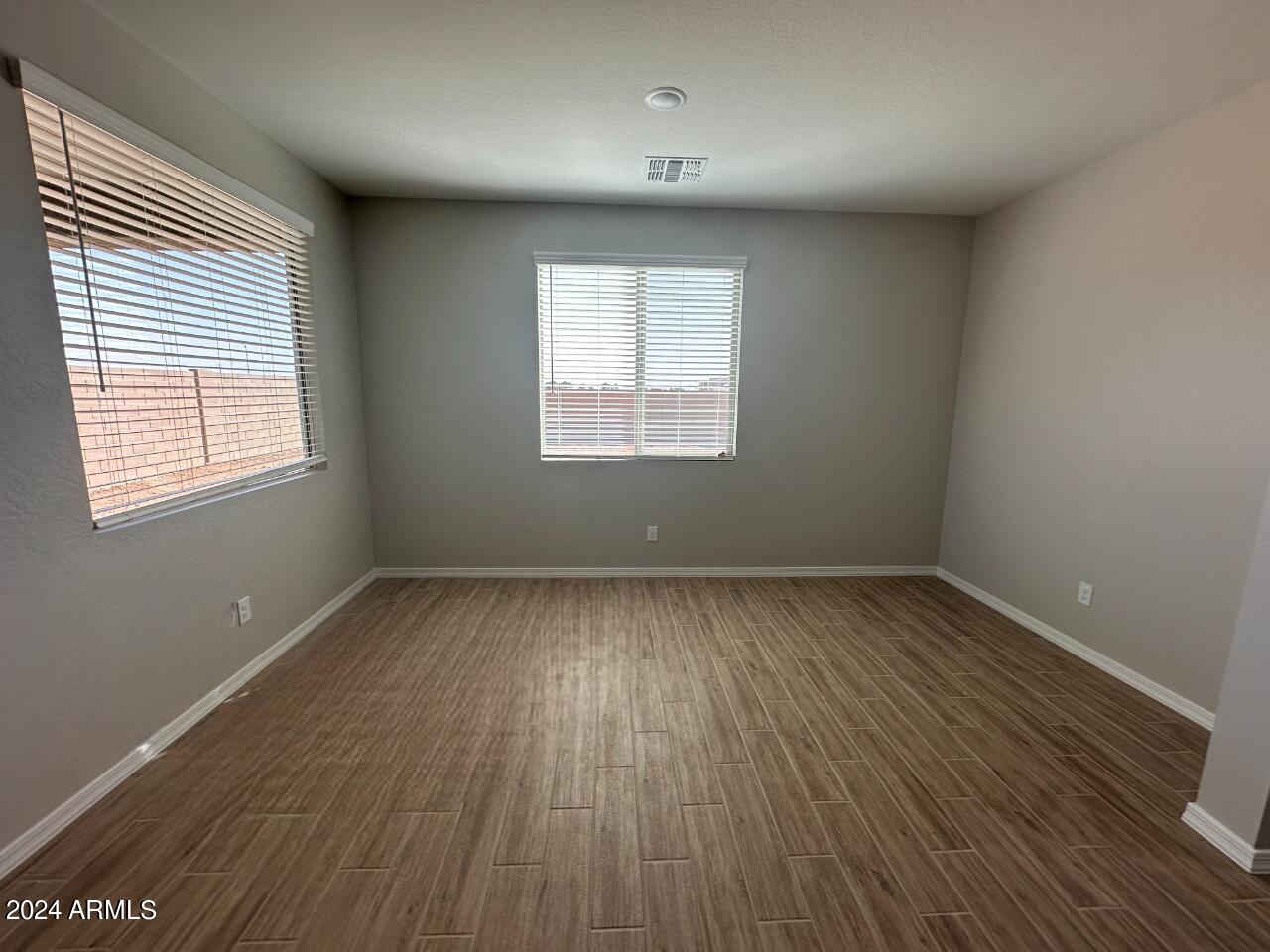 7601 W SMOKETREE Drive