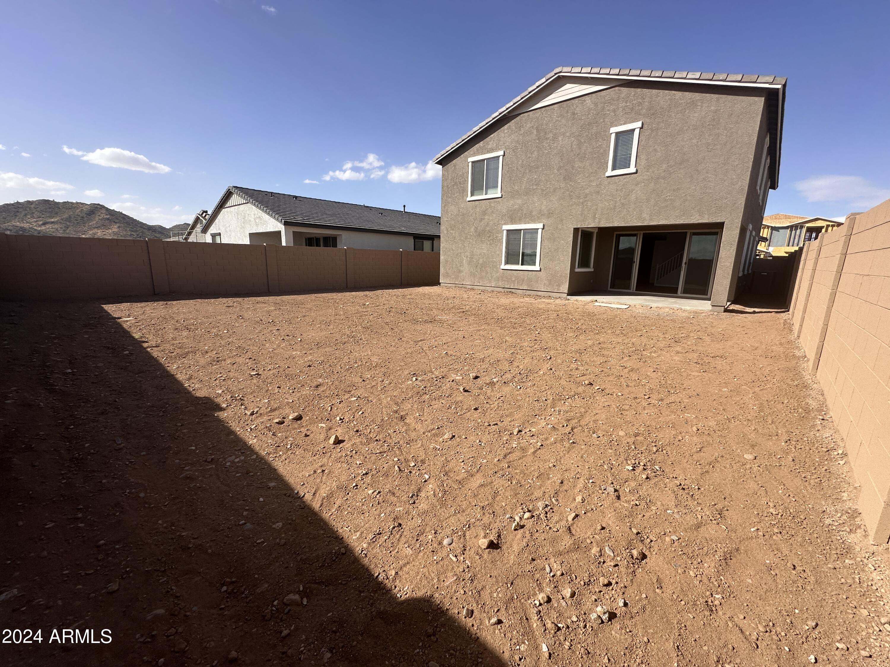 7601 W SMOKETREE Drive