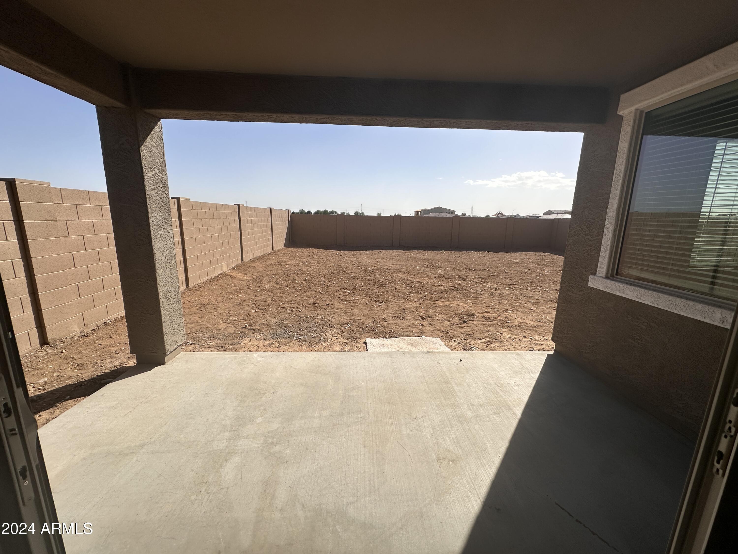 7601 W SMOKETREE Drive