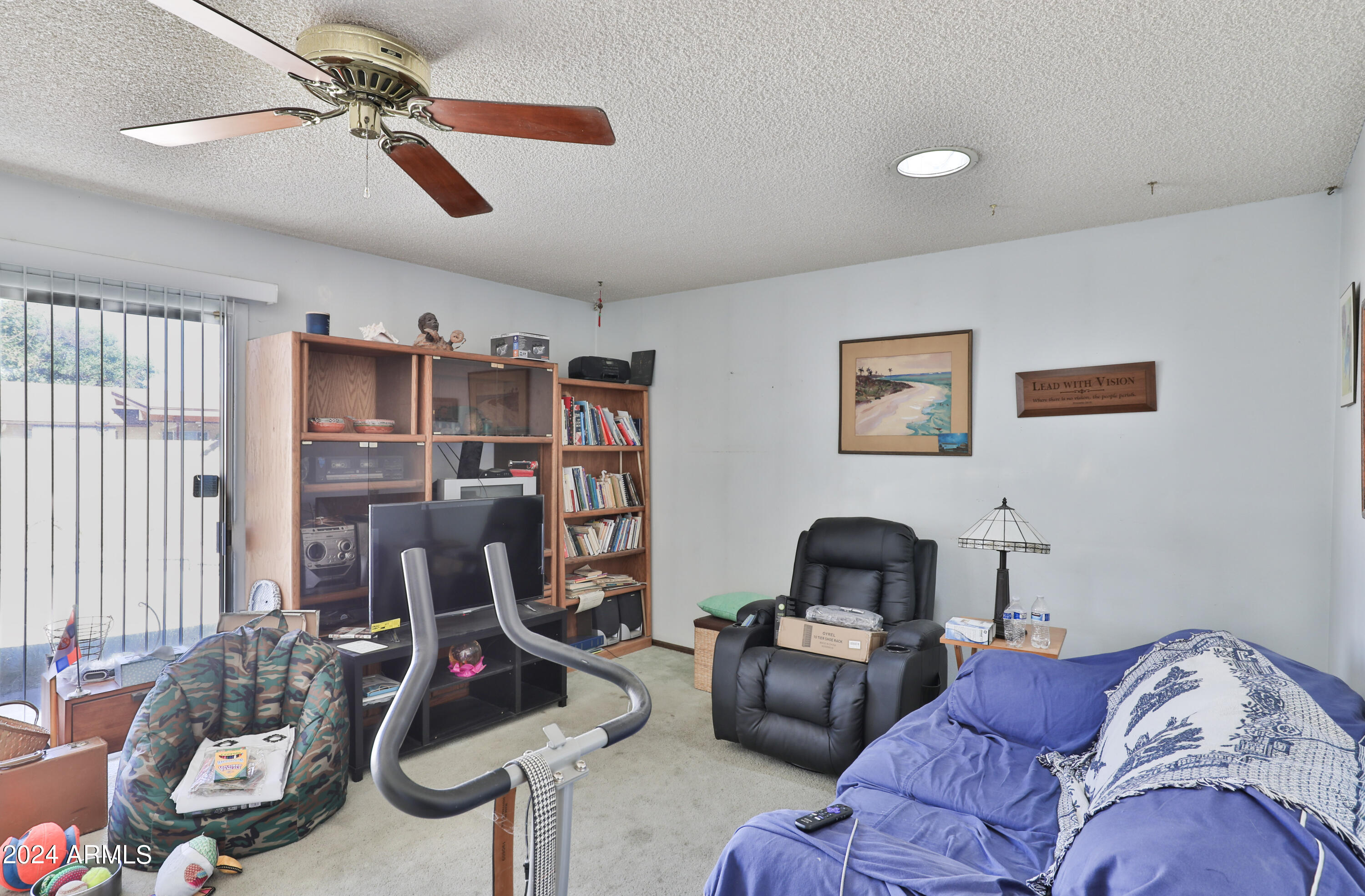 2822 E NORTH Lane