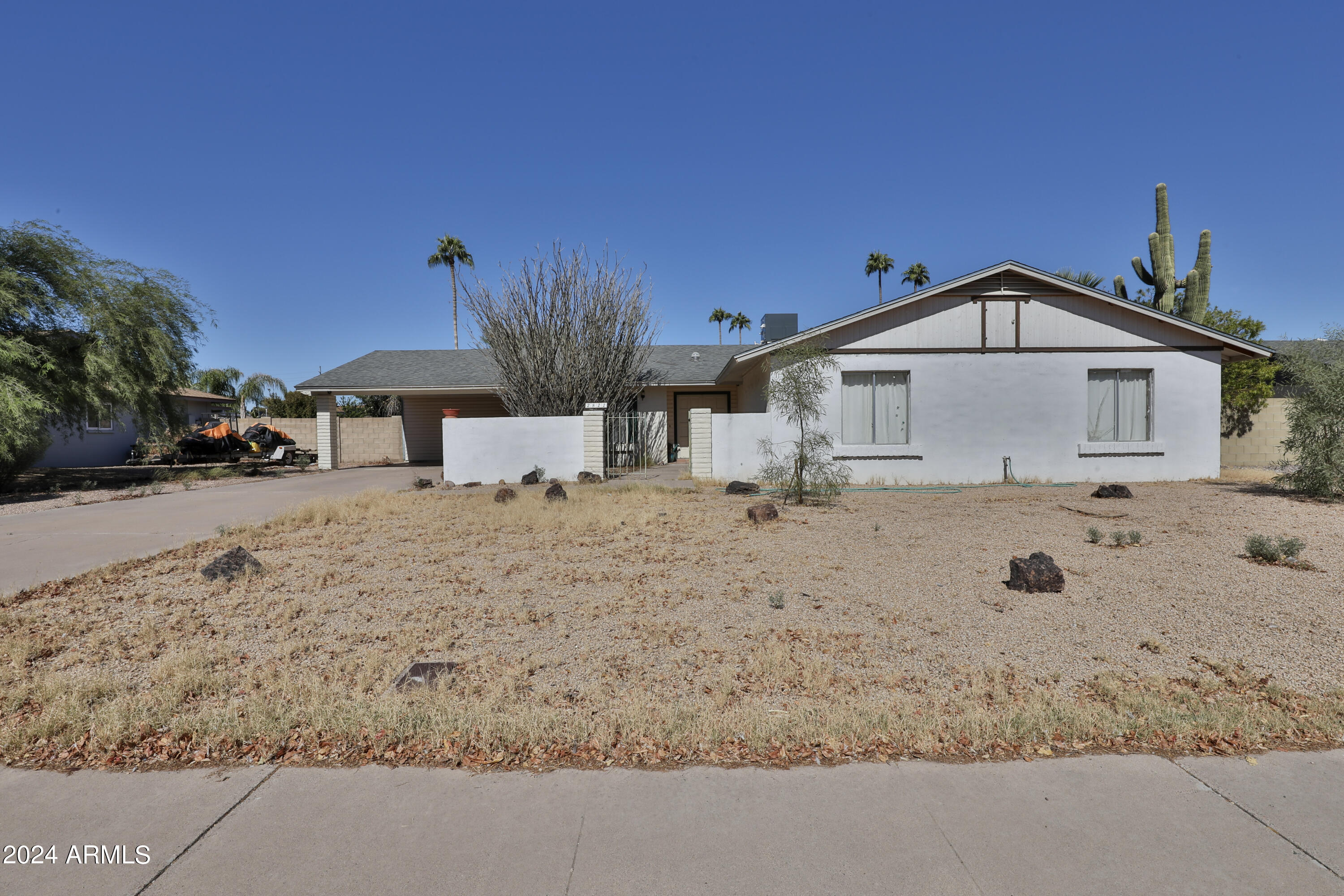 2822 E NORTH Lane