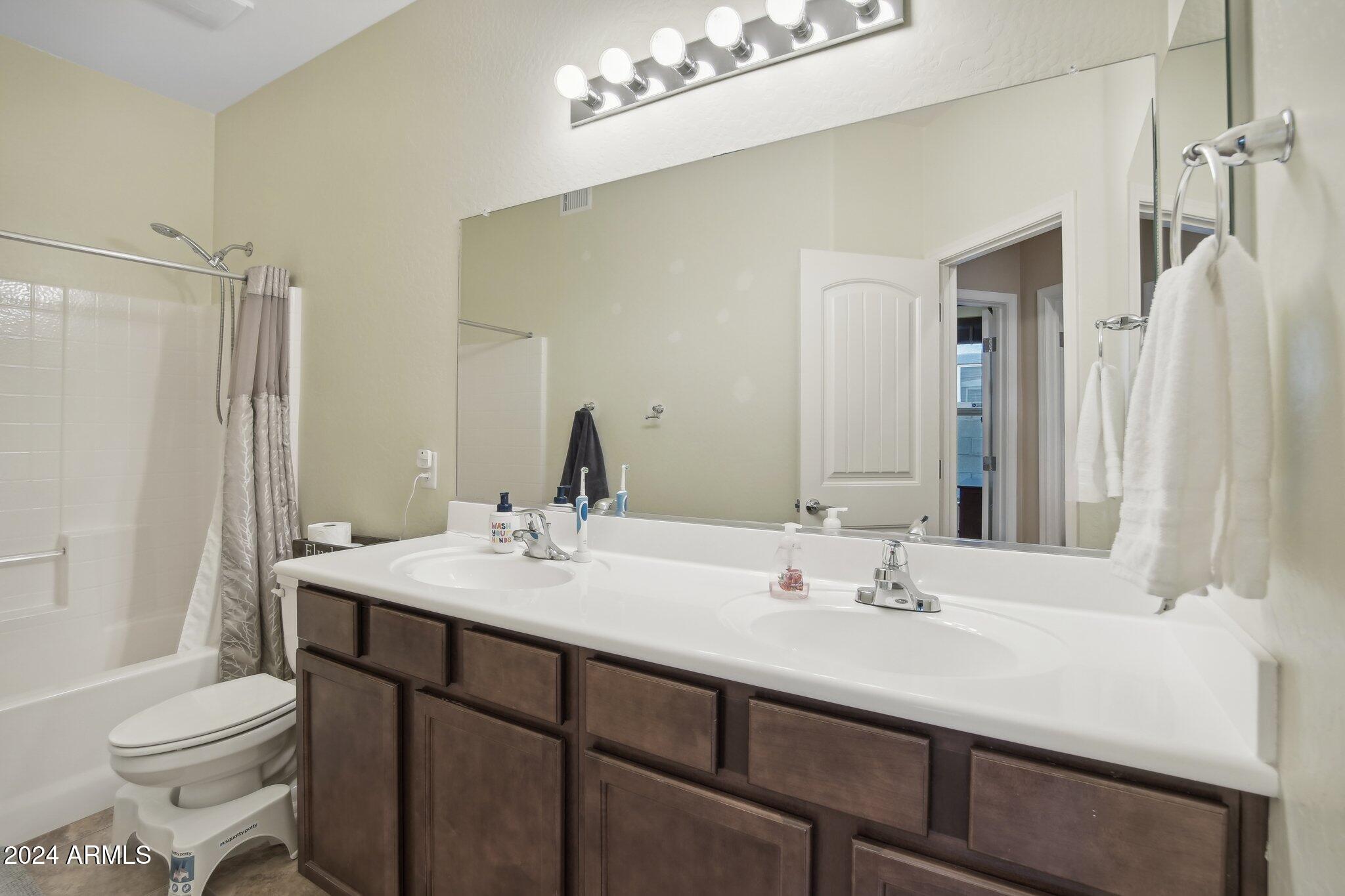 18086 W DESERT Lane