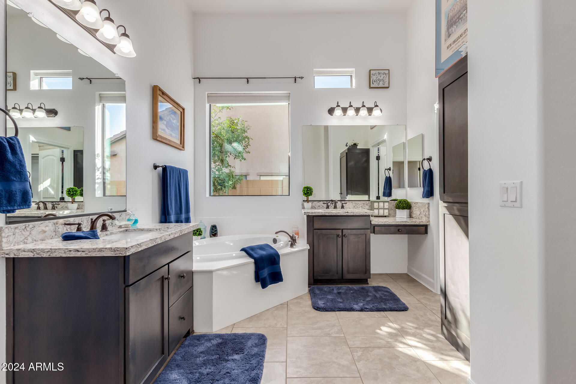 8446 E LAUREL Street