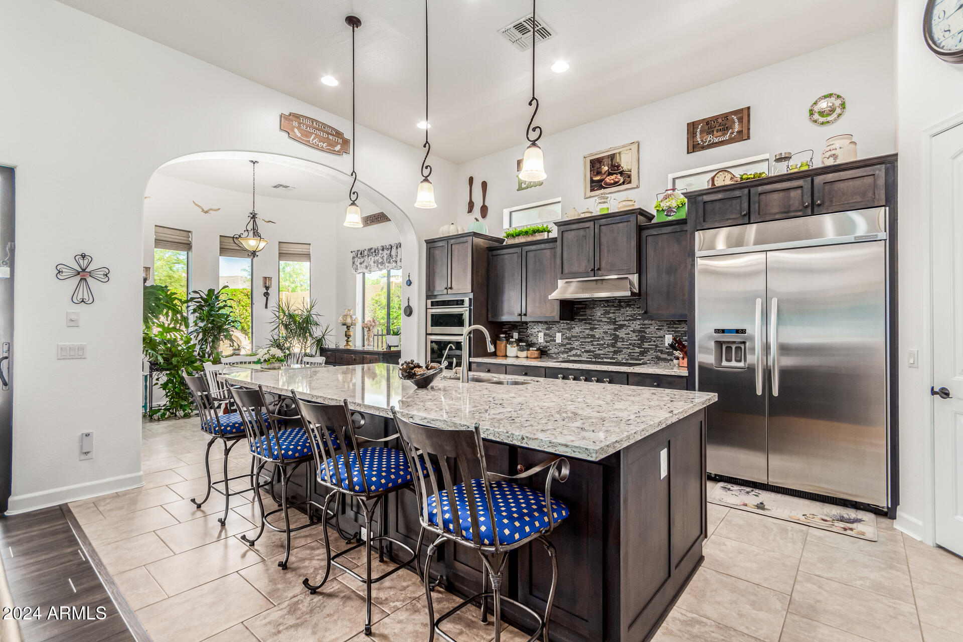 8446 E LAUREL Street