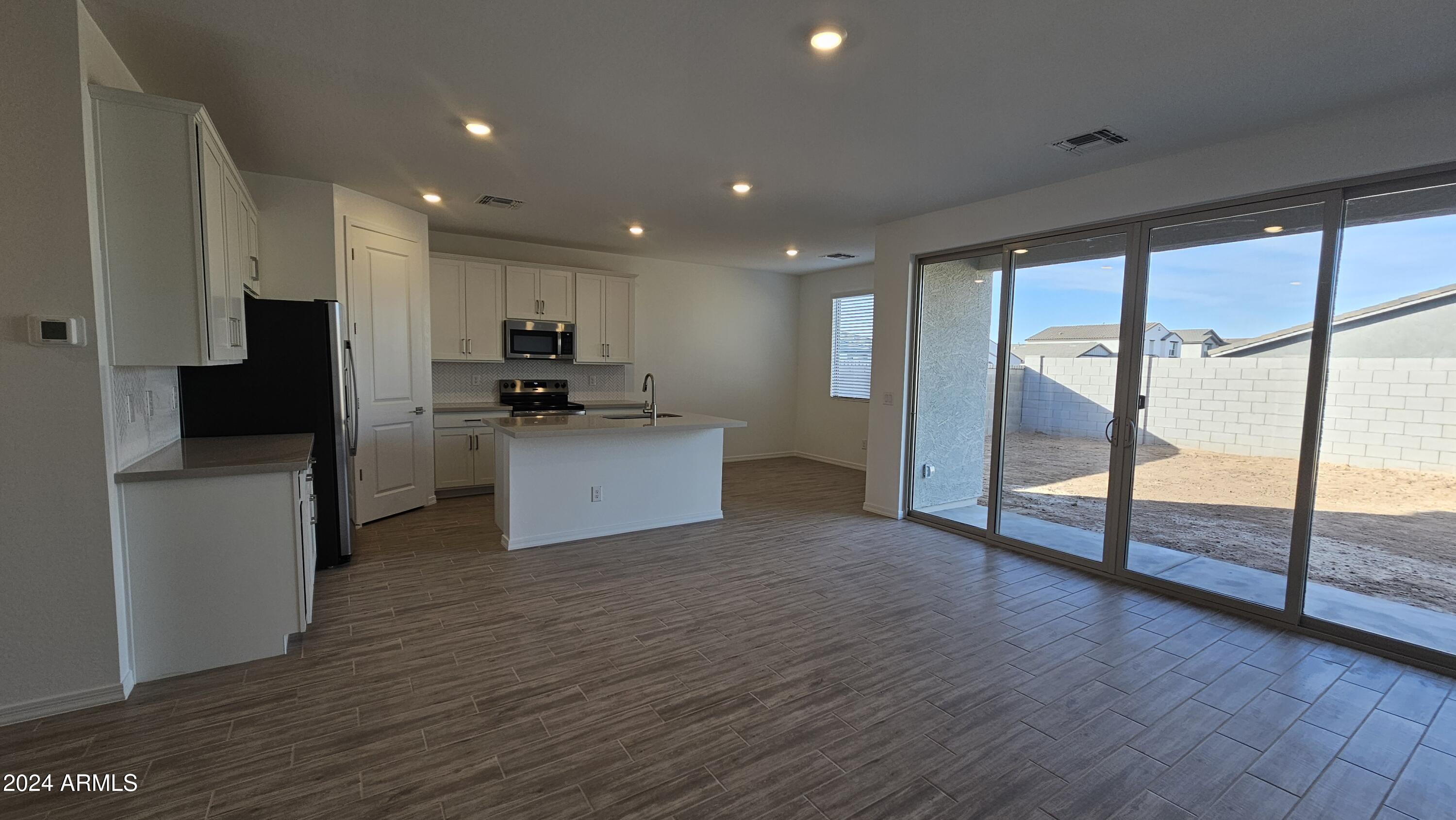 37562 N COWBOY Lane
