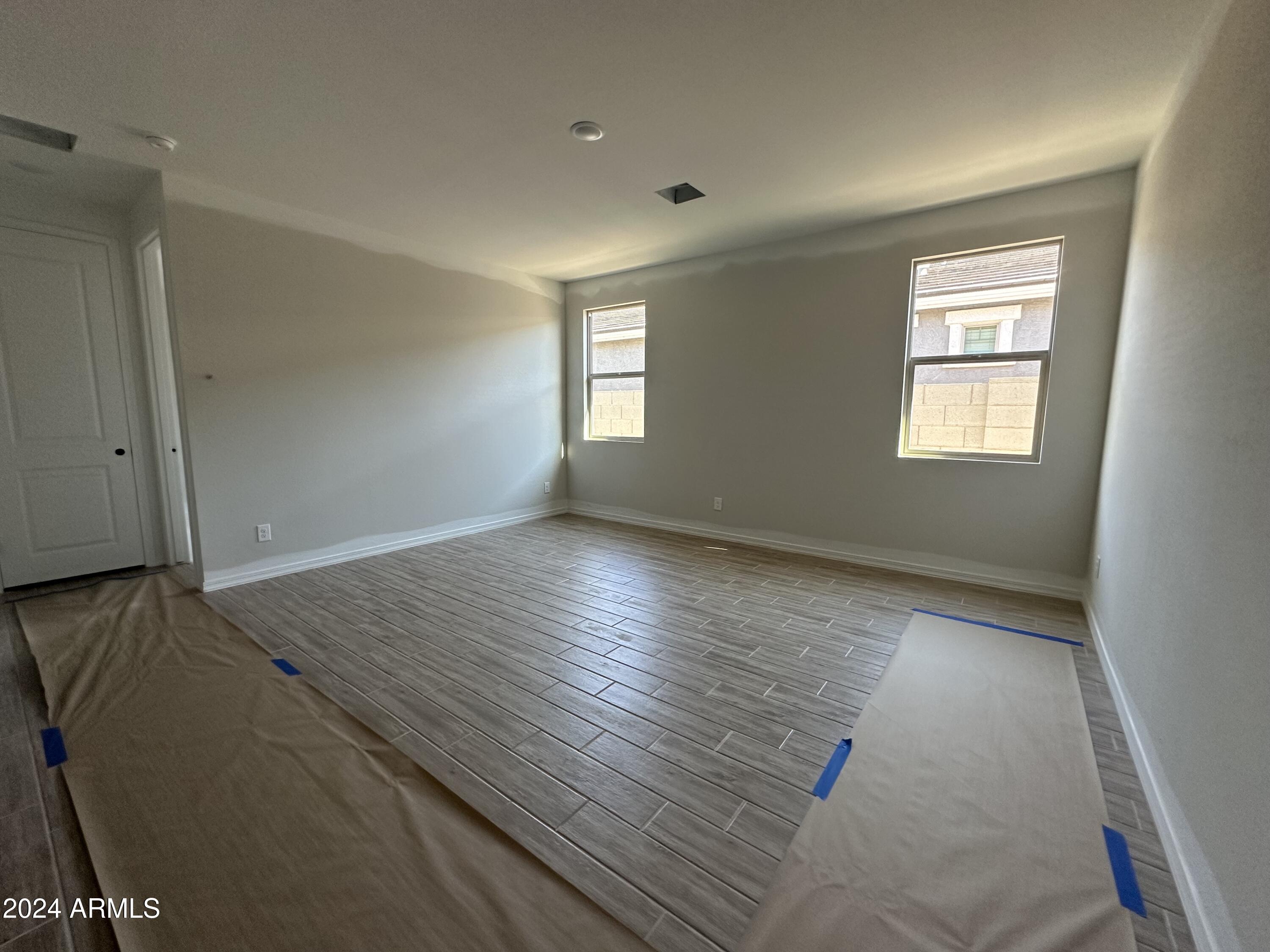 22864 E ROUNDUP Way