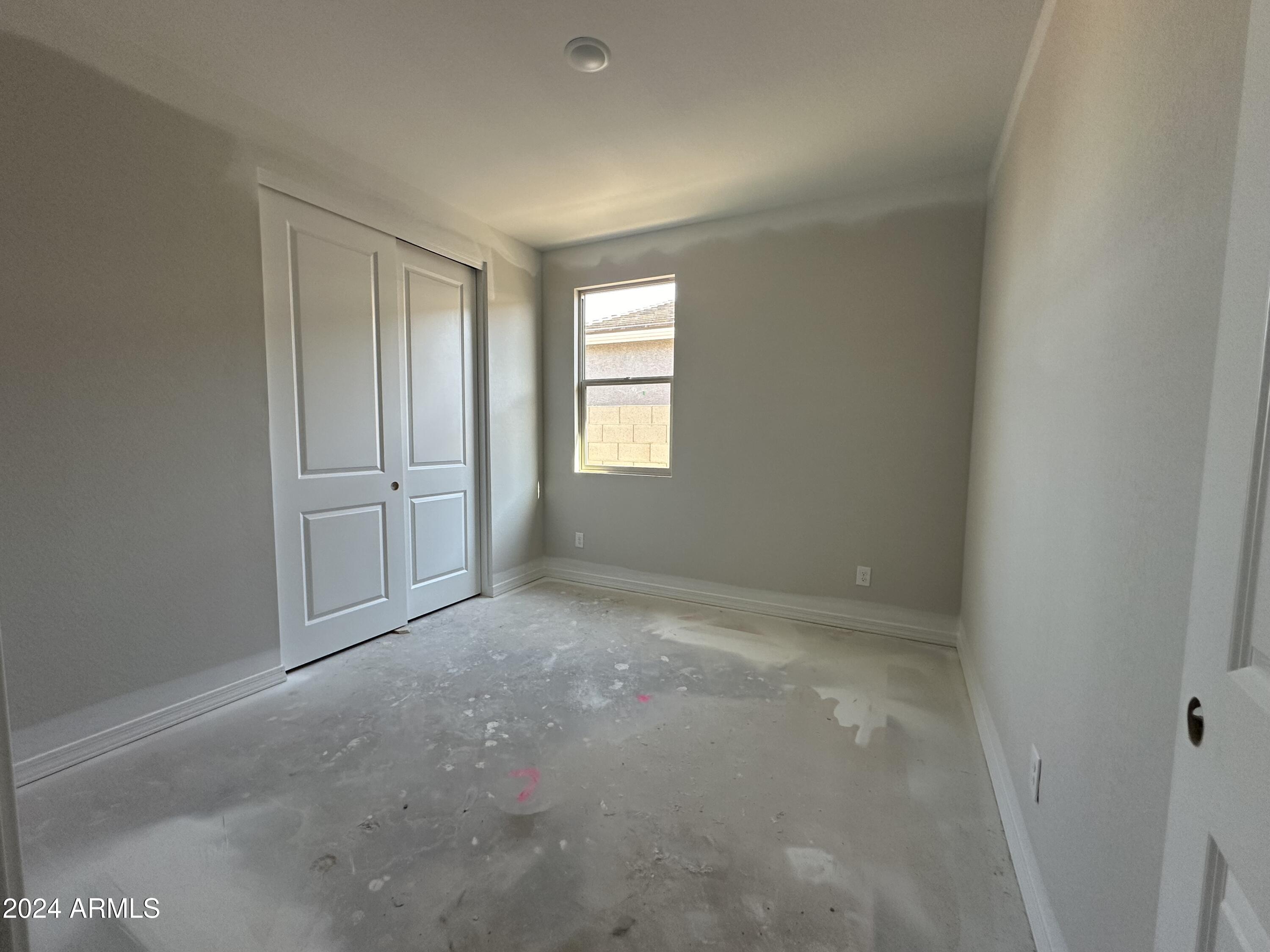 22864 E ROUNDUP Way