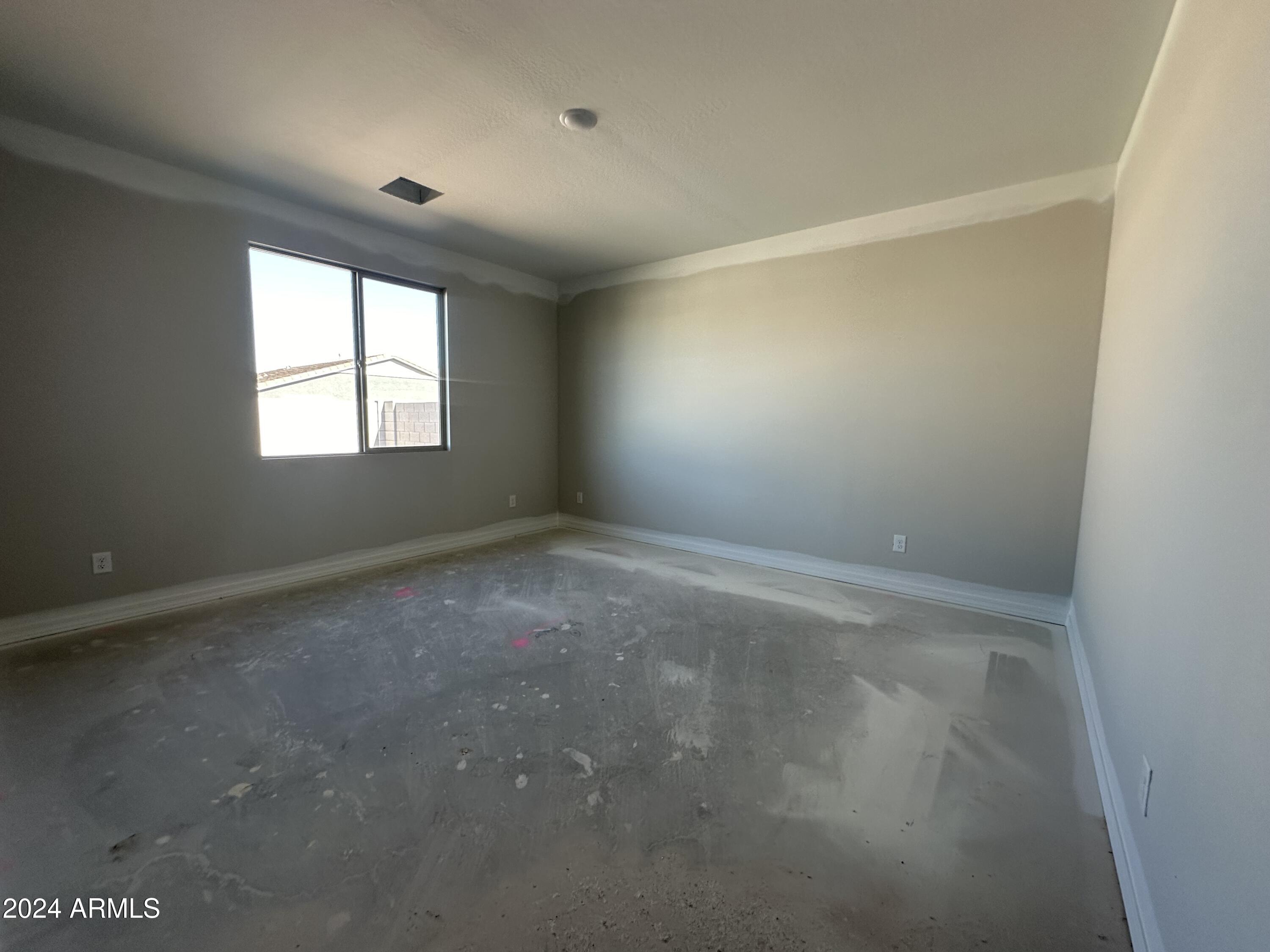 22864 E ROUNDUP Way