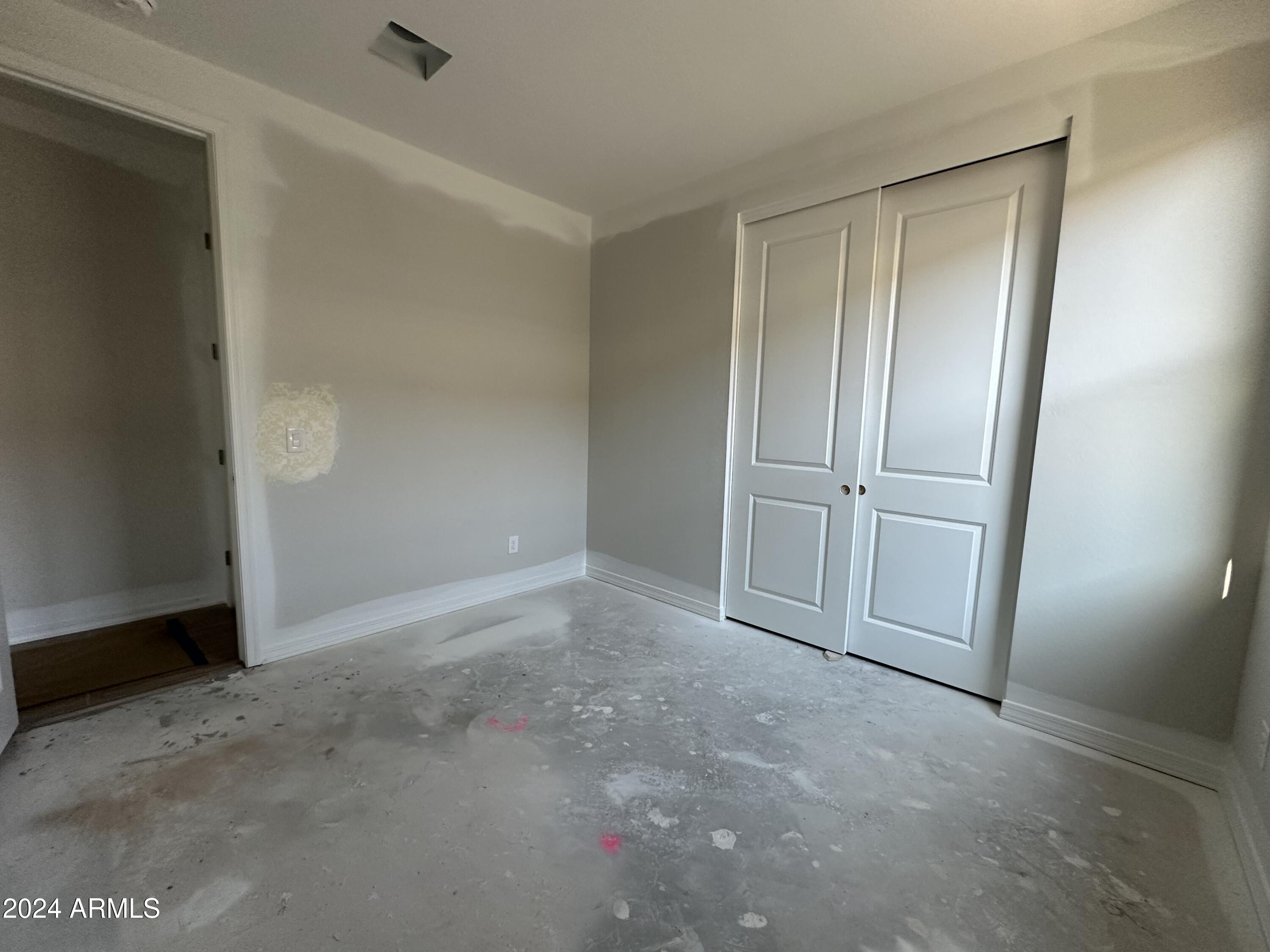 22864 E ROUNDUP Way