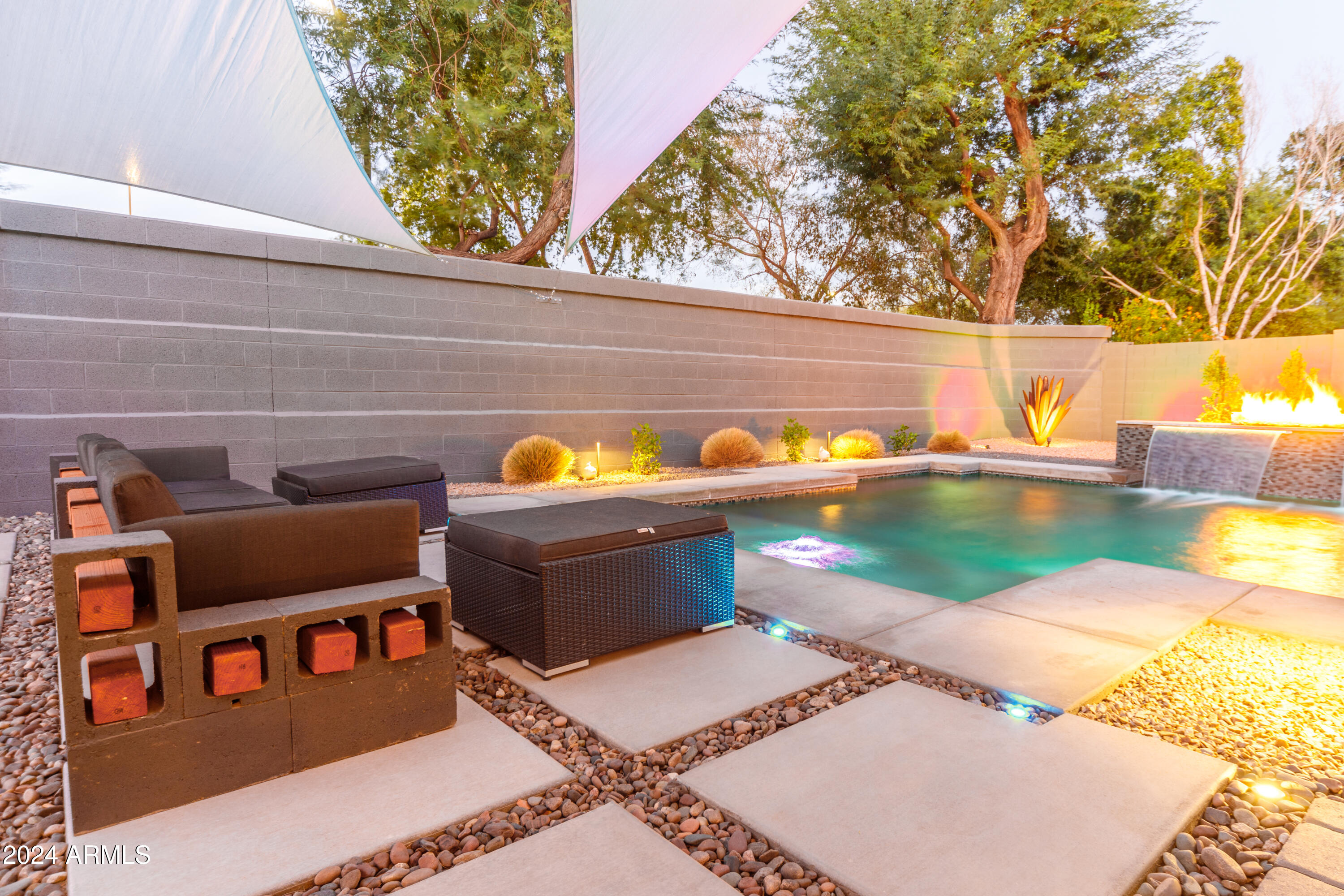 130 W SUNBURST Lane