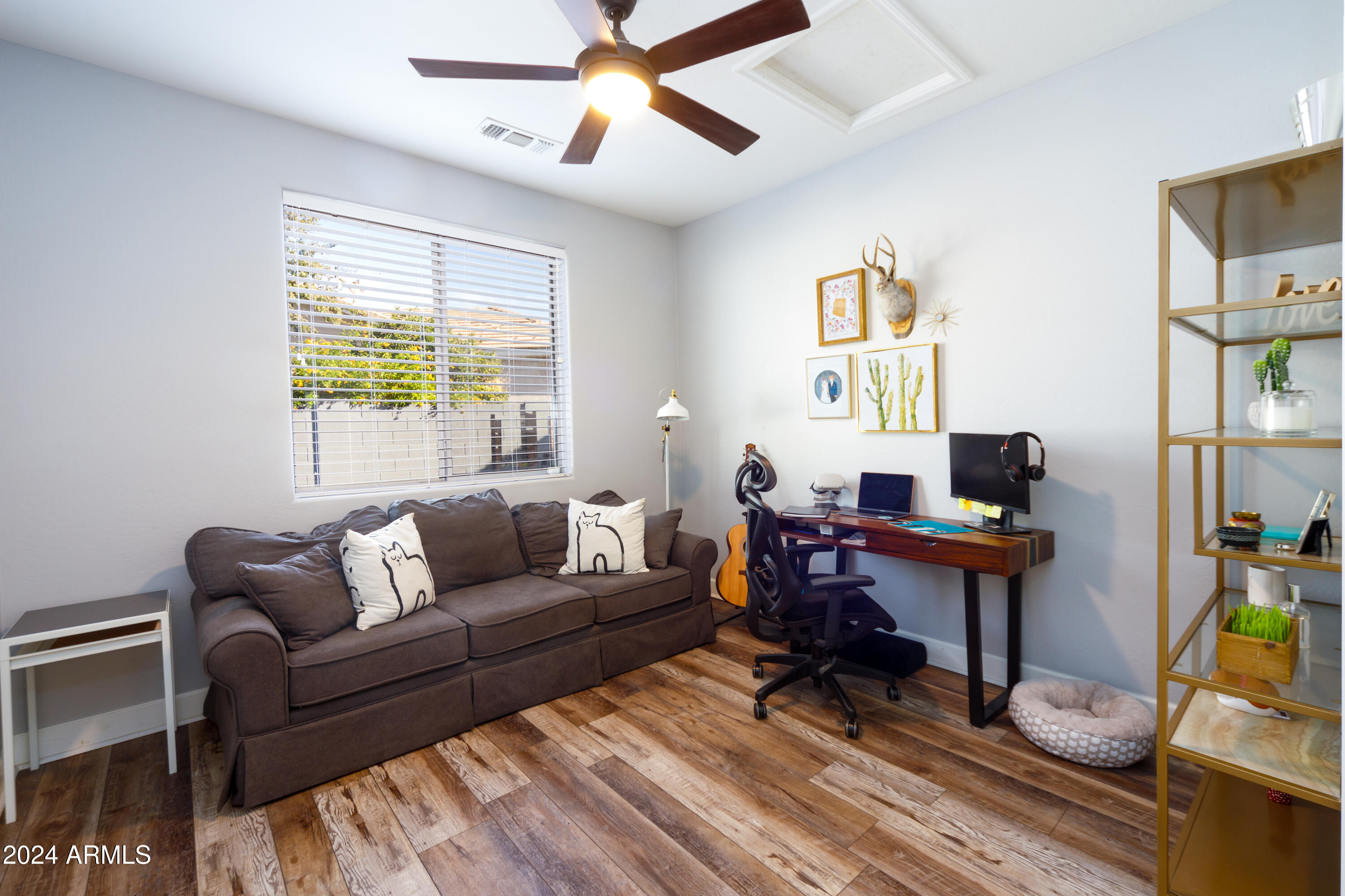130 W SUNBURST Lane