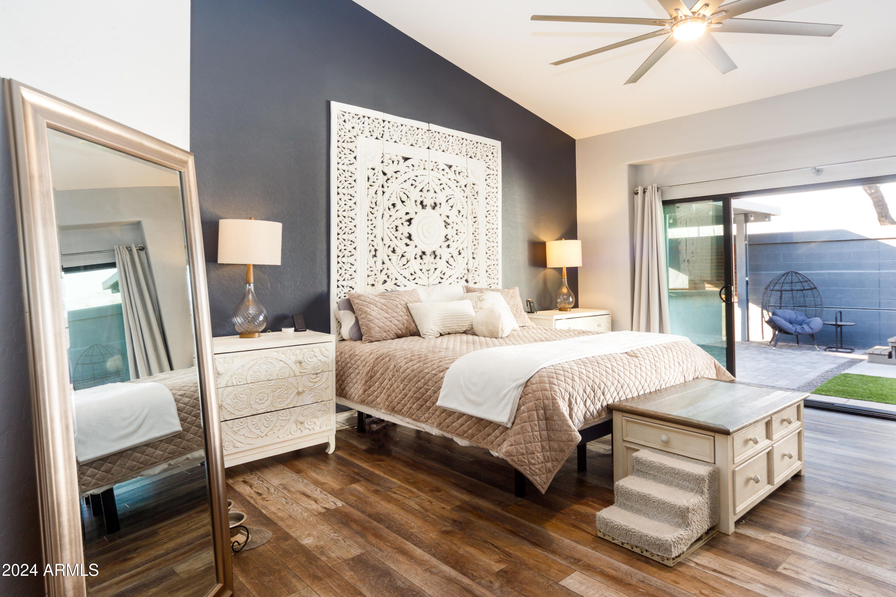 130 W SUNBURST Lane