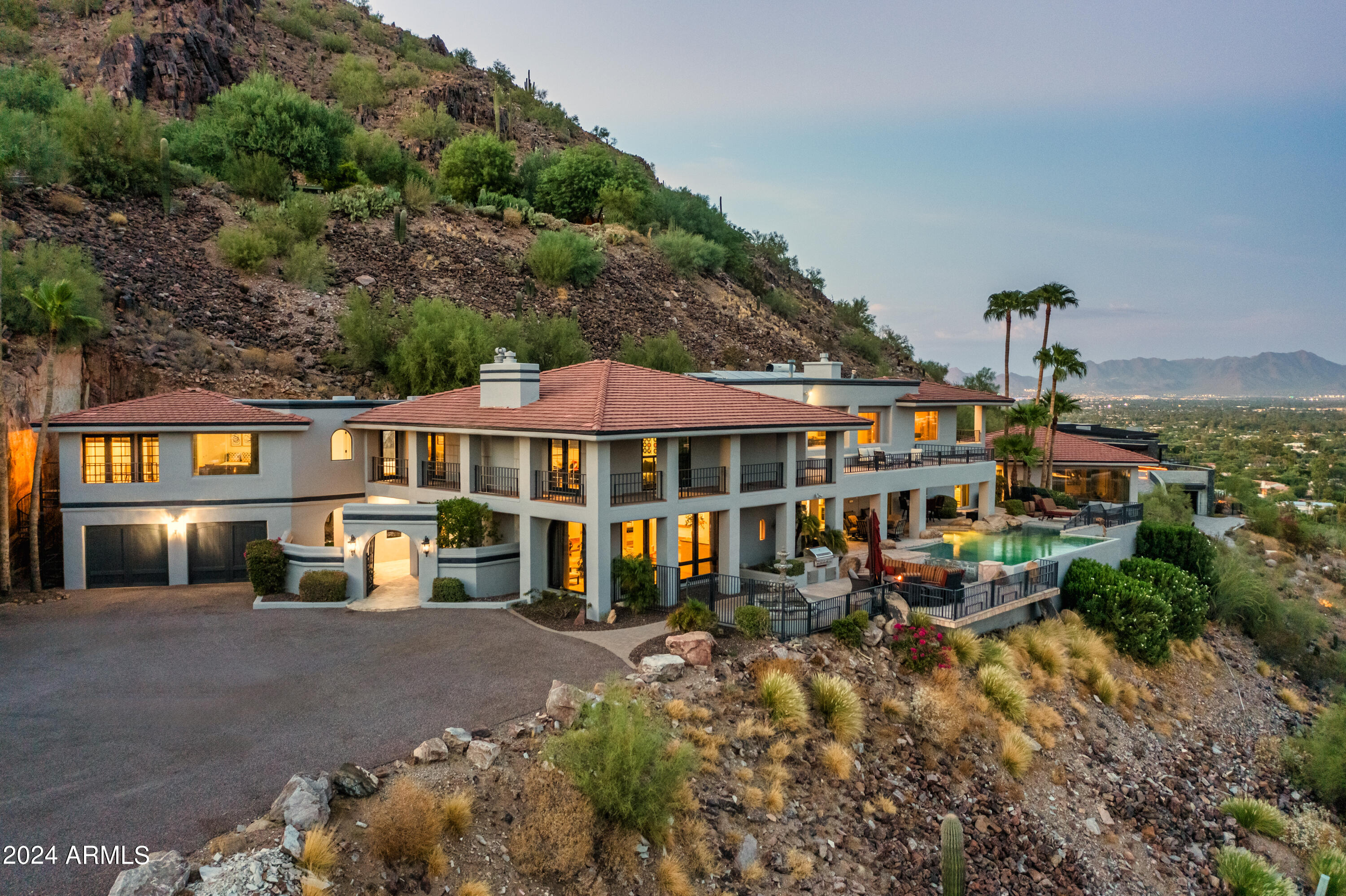 4636 E MOONLIGHT Way
