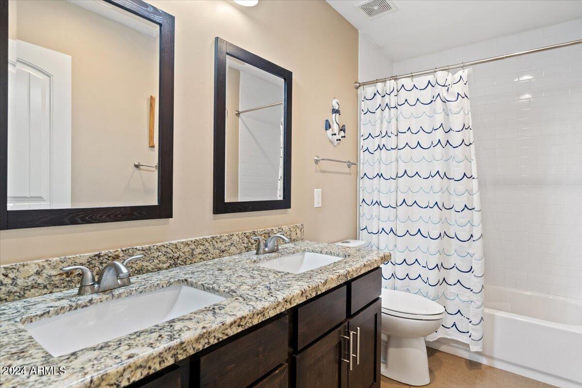 1039 E MONTEBELLO Avenue