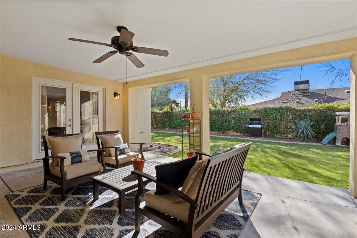 1039 E MONTEBELLO Avenue