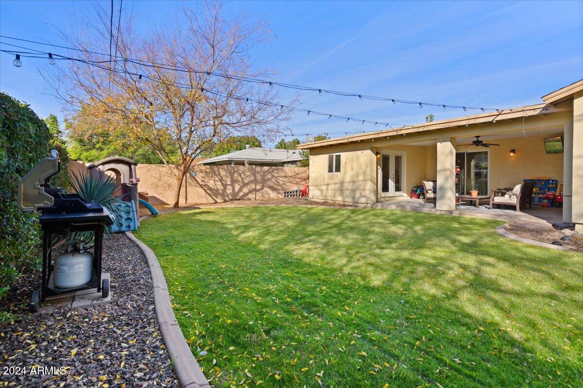 1039 E MONTEBELLO Avenue