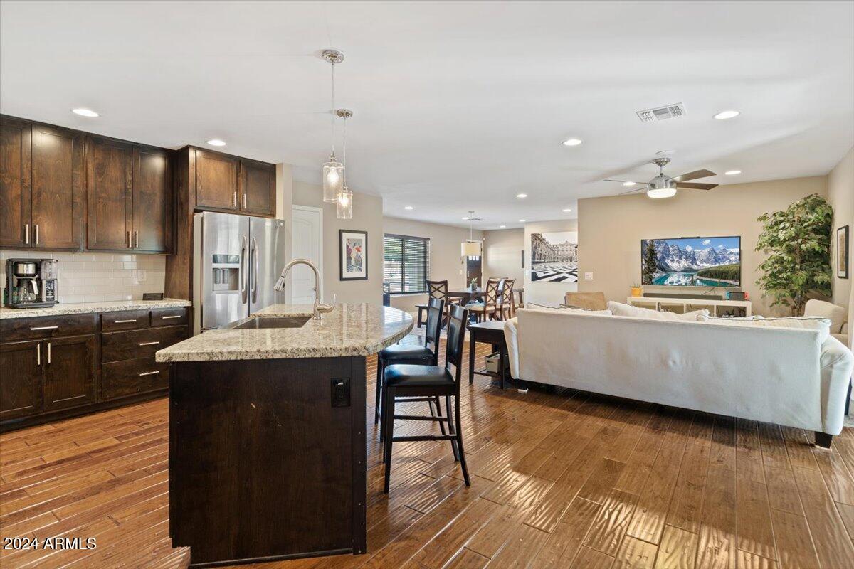 1039 E MONTEBELLO Avenue