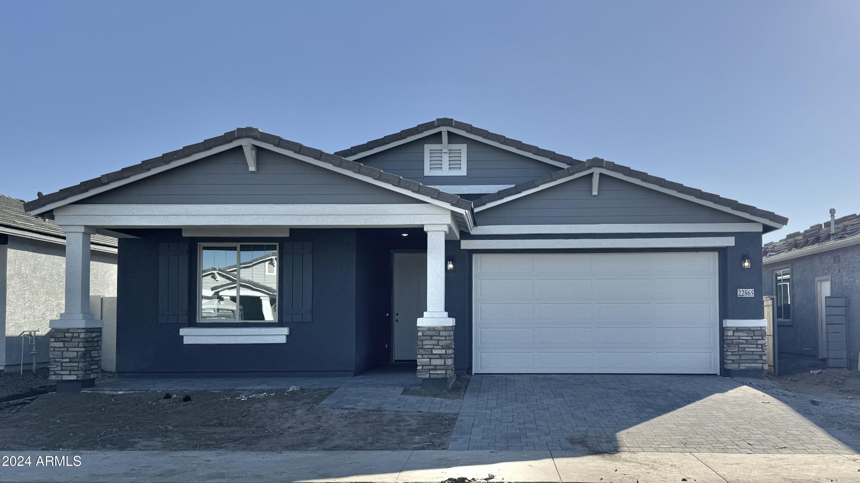 22865 E ROUNDUP Way