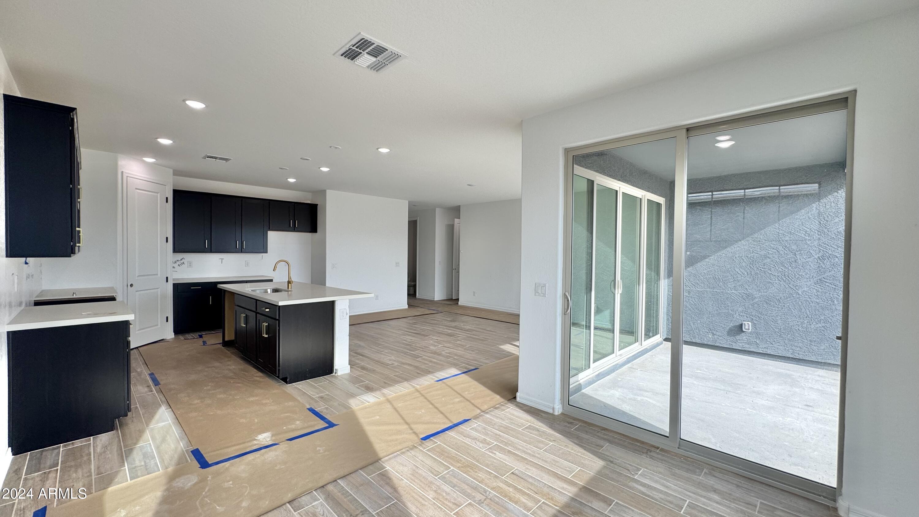 22865 E ROUNDUP Way