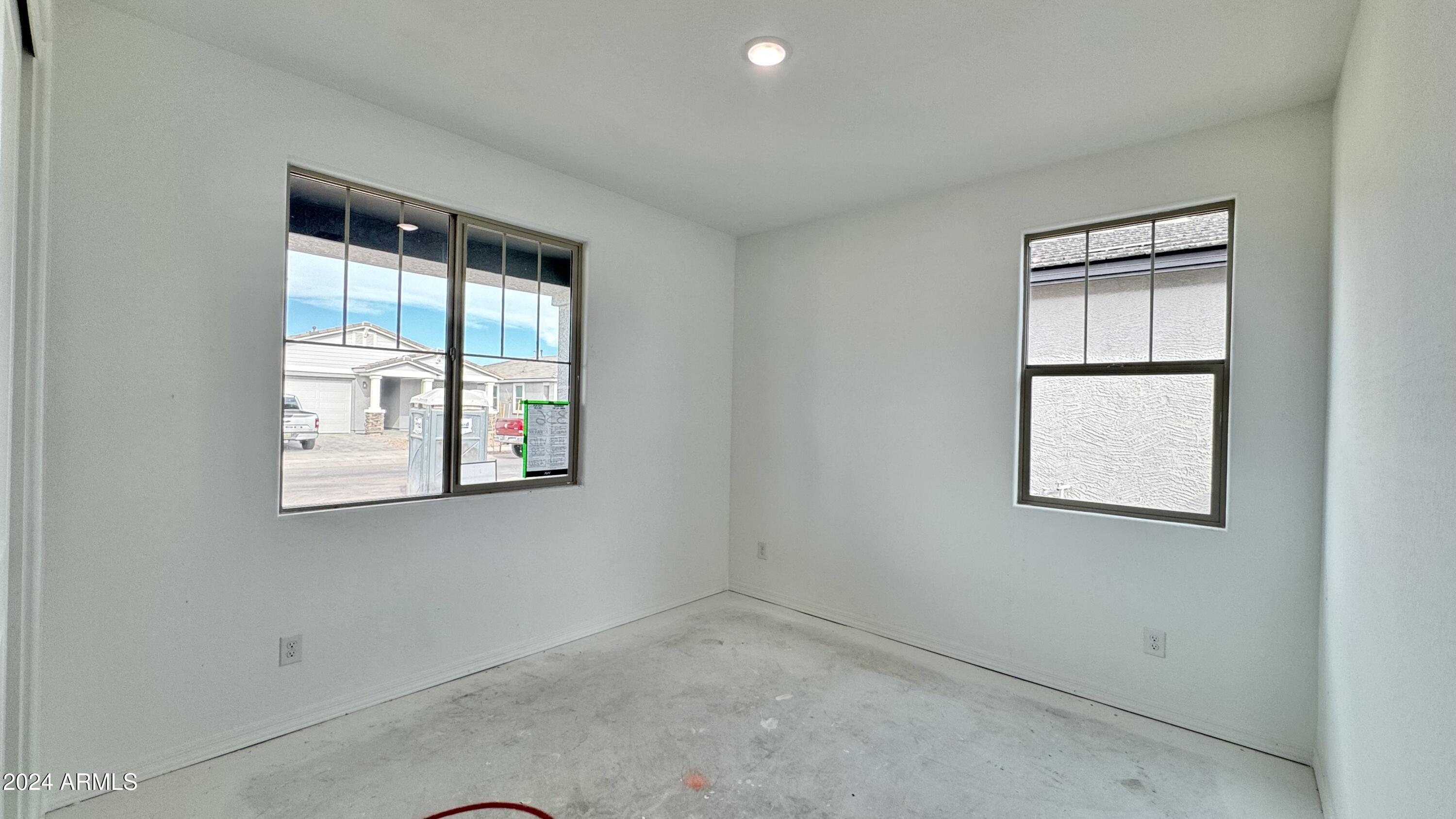 22865 E ROUNDUP Way