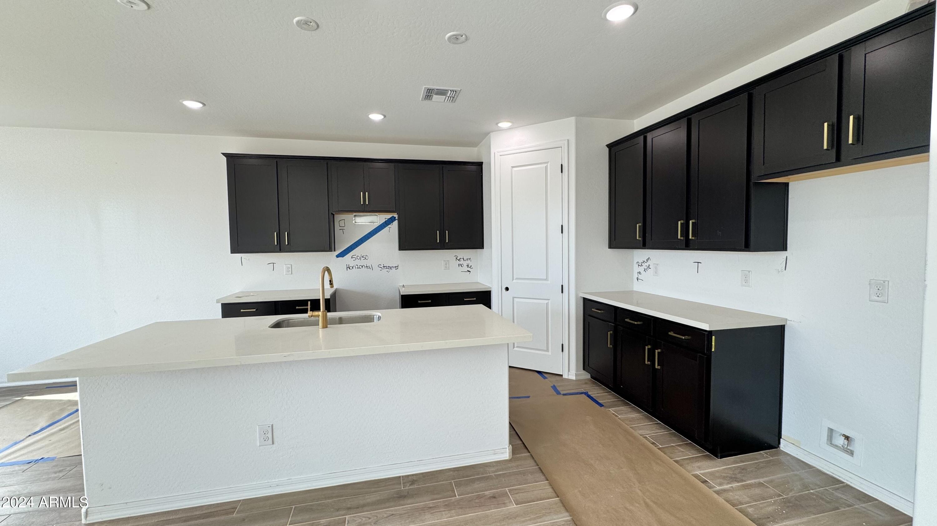 22865 E ROUNDUP Way