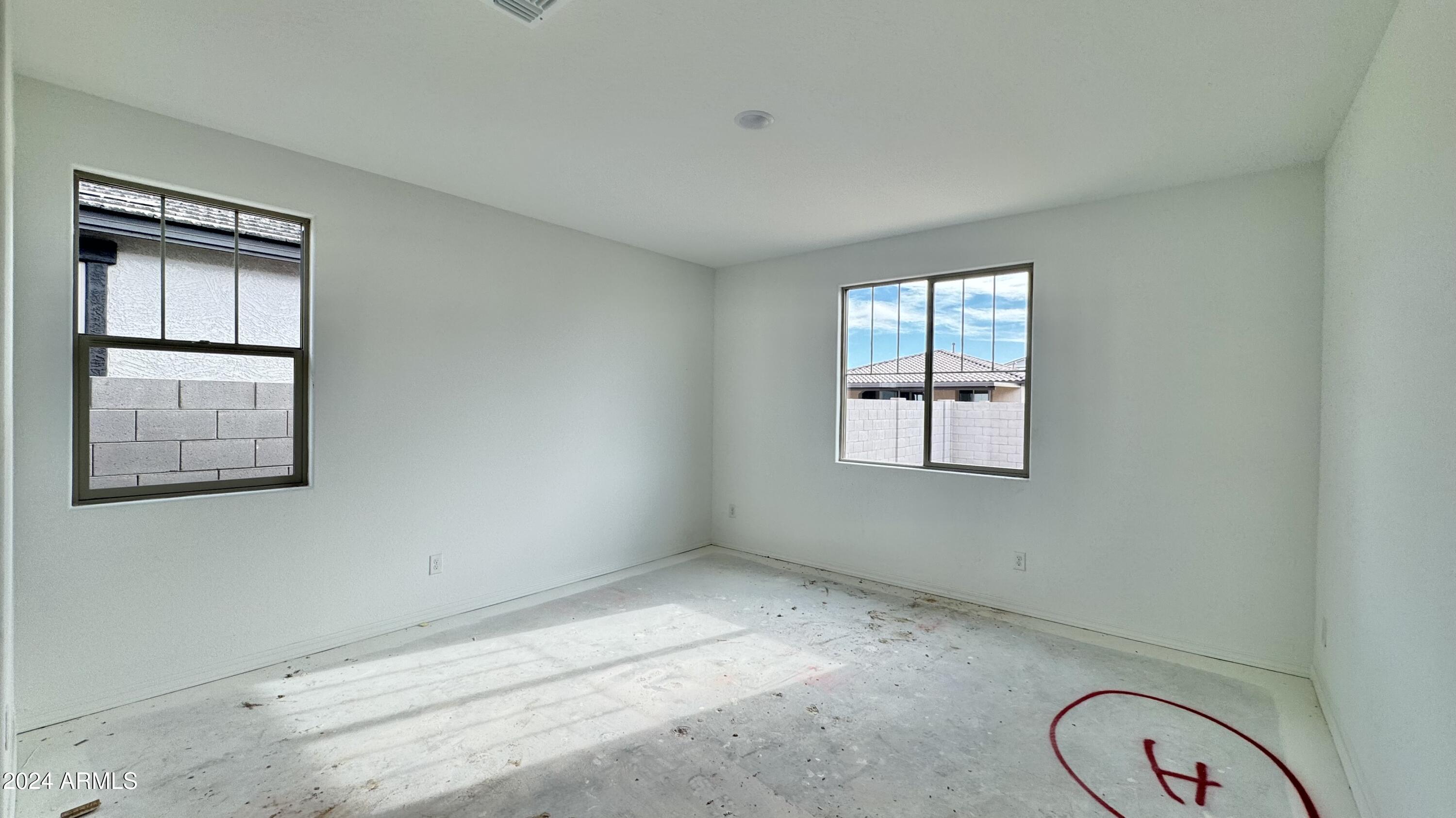 22865 E ROUNDUP Way