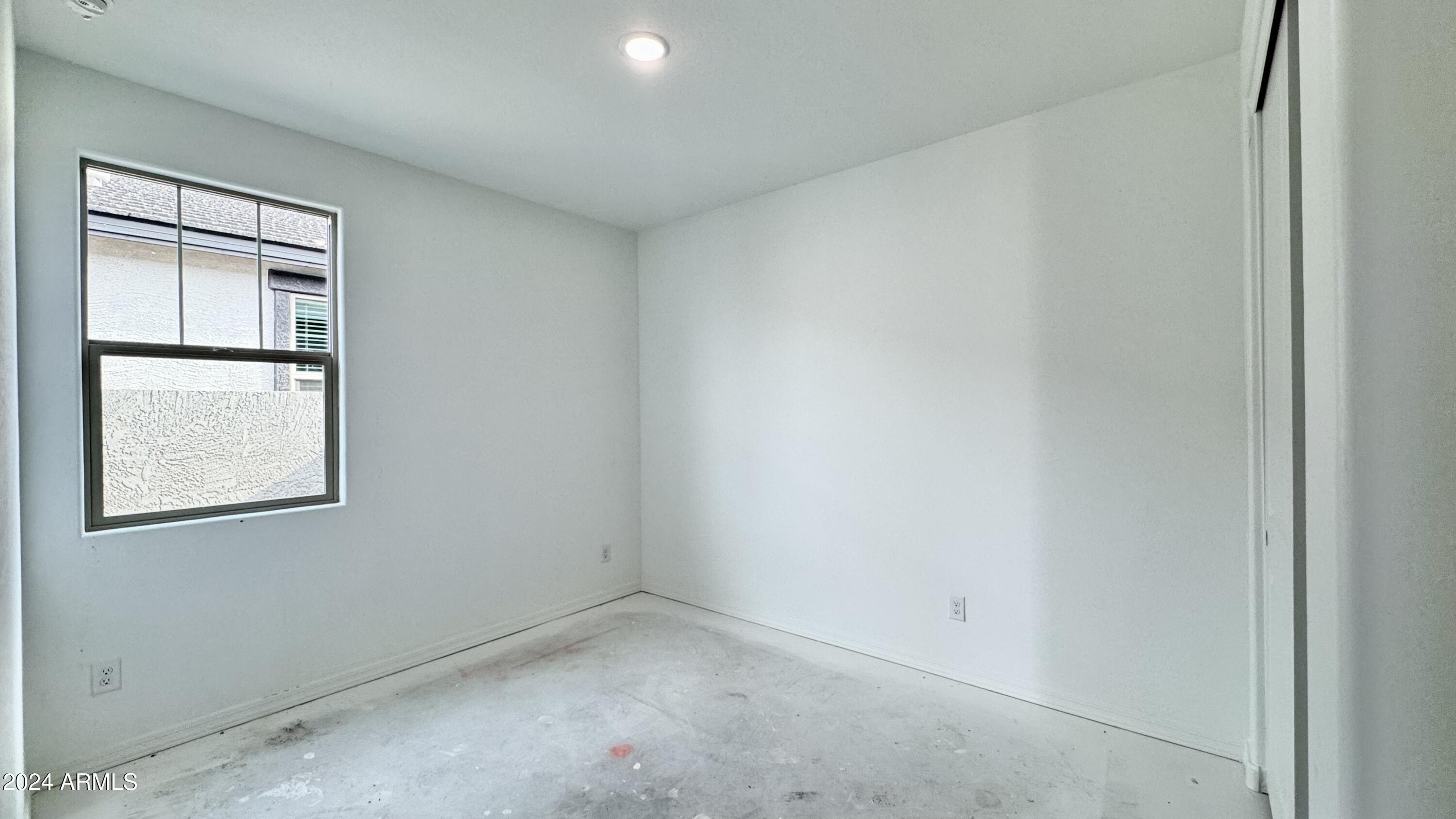 22865 E ROUNDUP Way