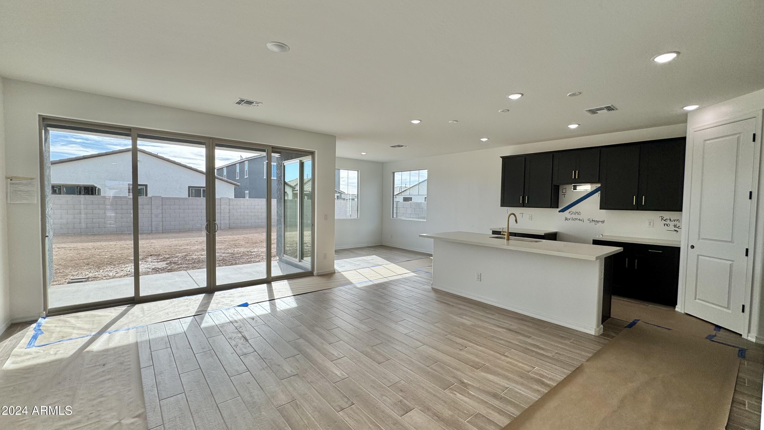 22865 E ROUNDUP Way