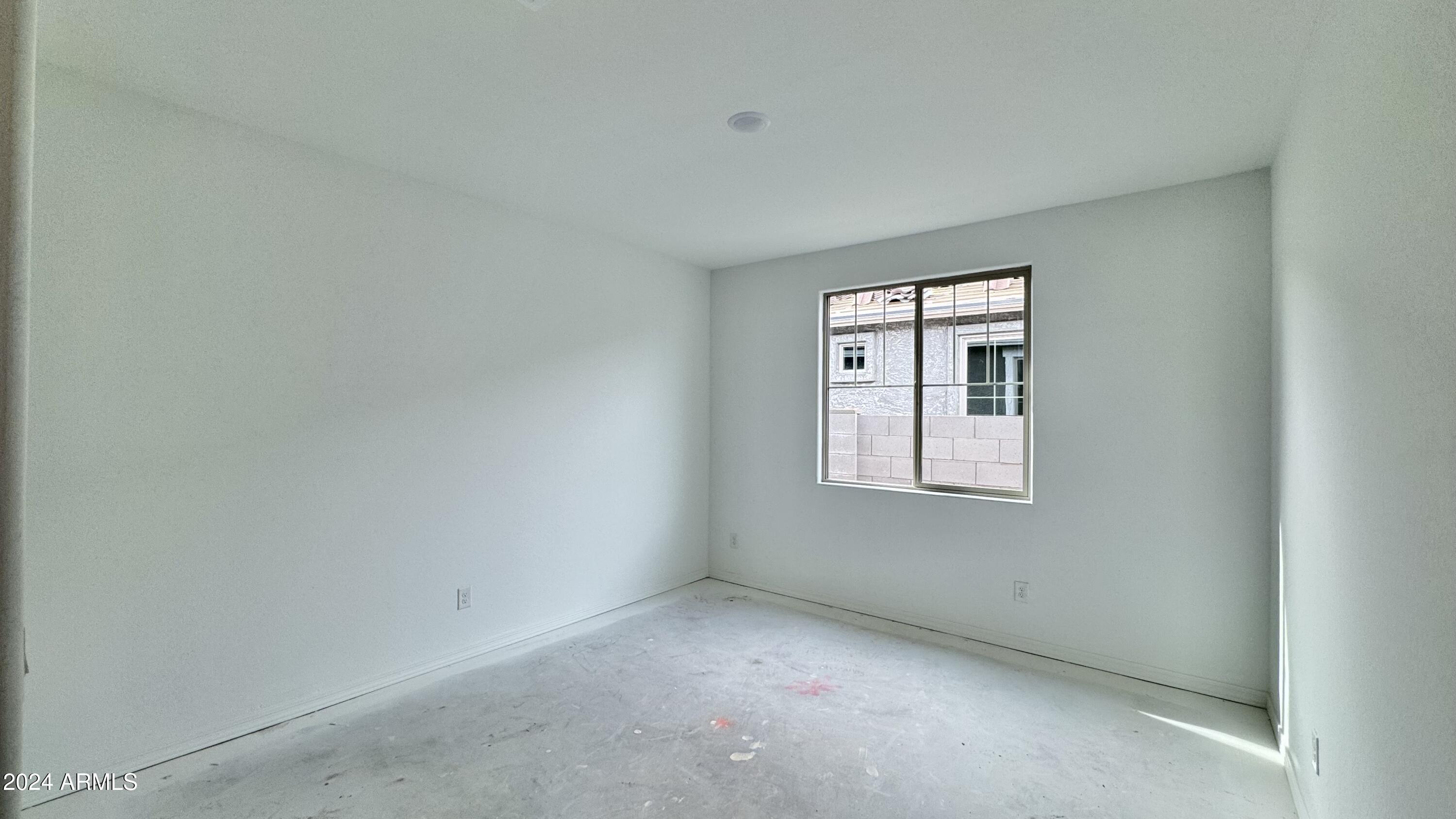 22865 E ROUNDUP Way
