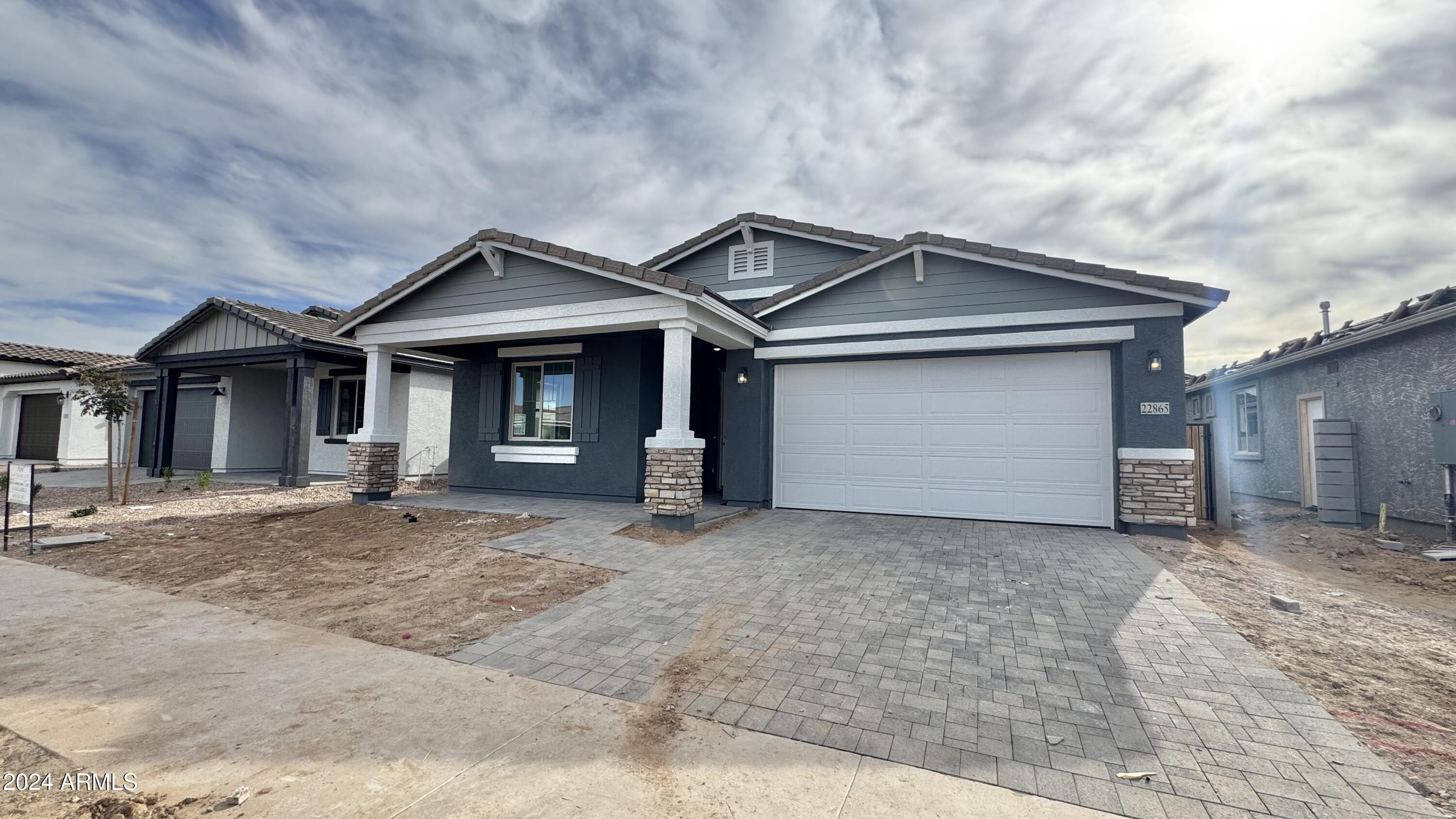 22865 E ROUNDUP Way